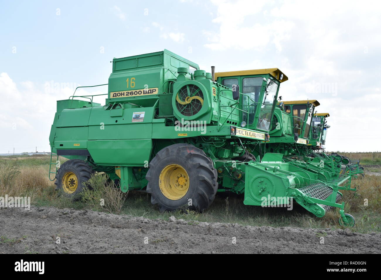 Moissonneuses-batteuses Don. Les machines agricoles. Banque D'Images