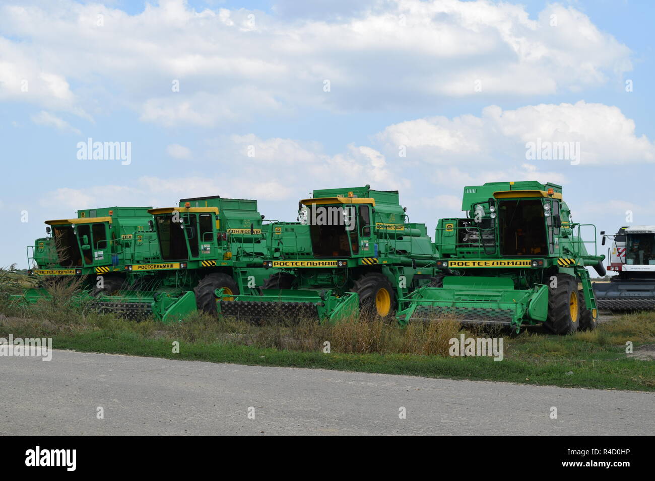 Moissonneuses-batteuses Don. Les machines agricoles. Banque D'Images