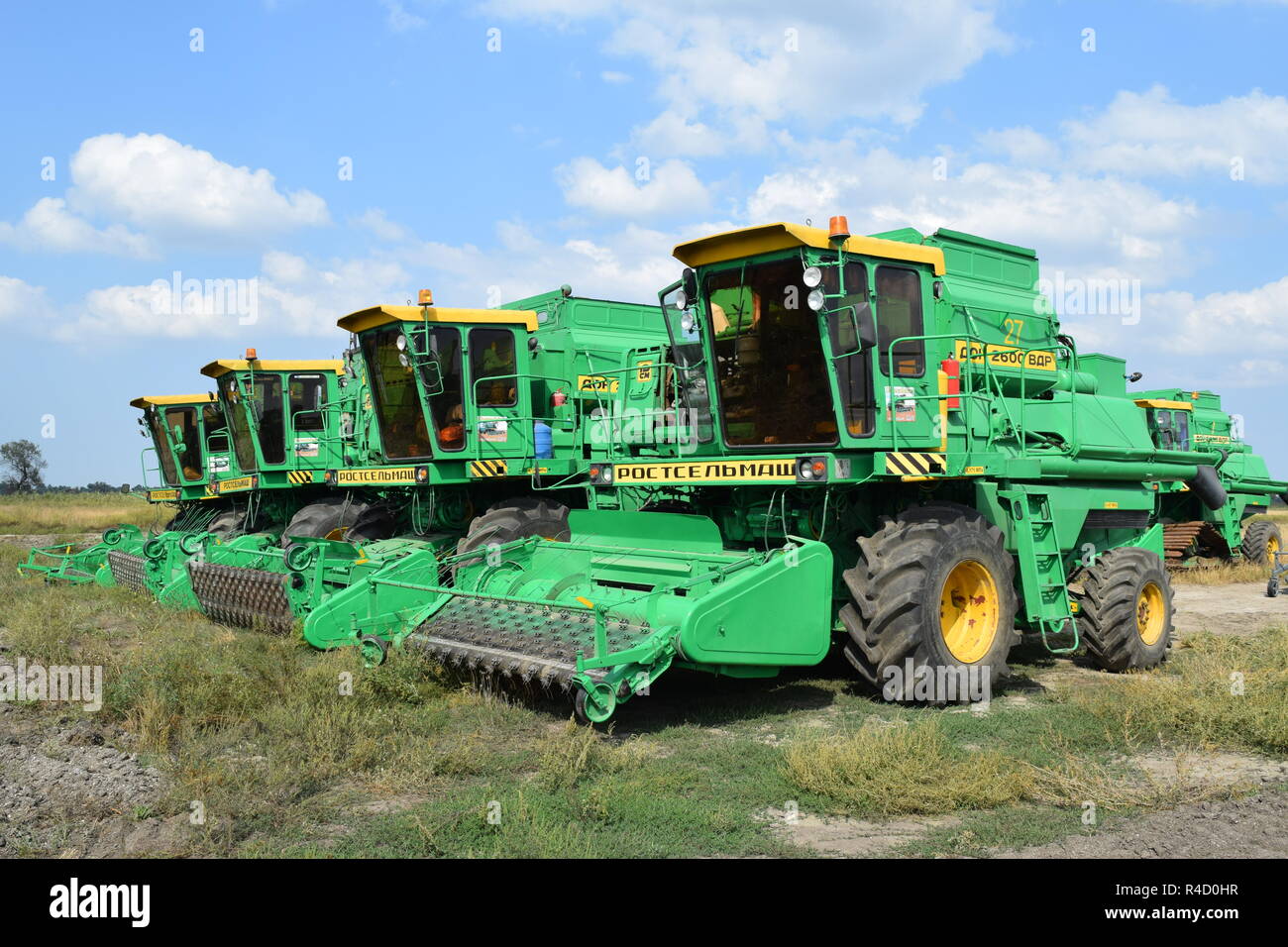 Moissonneuses-batteuses Don. Les machines agricoles. Banque D'Images