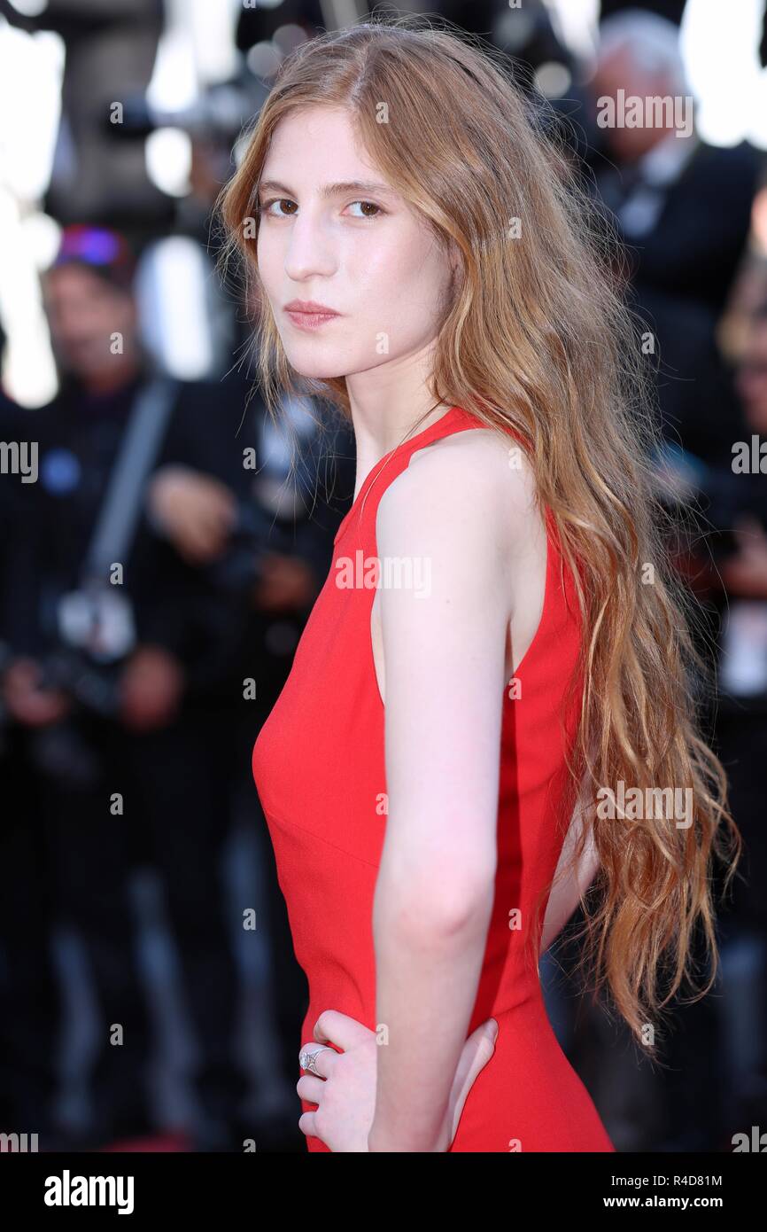 CANNES, FRANCE - 19 MAI 2018 : Agathe Bonitzer, marche le tapis rouge à 'l'homme qui a tué Don Quichotte" au 71e Festival de Cannes Banque D'Images