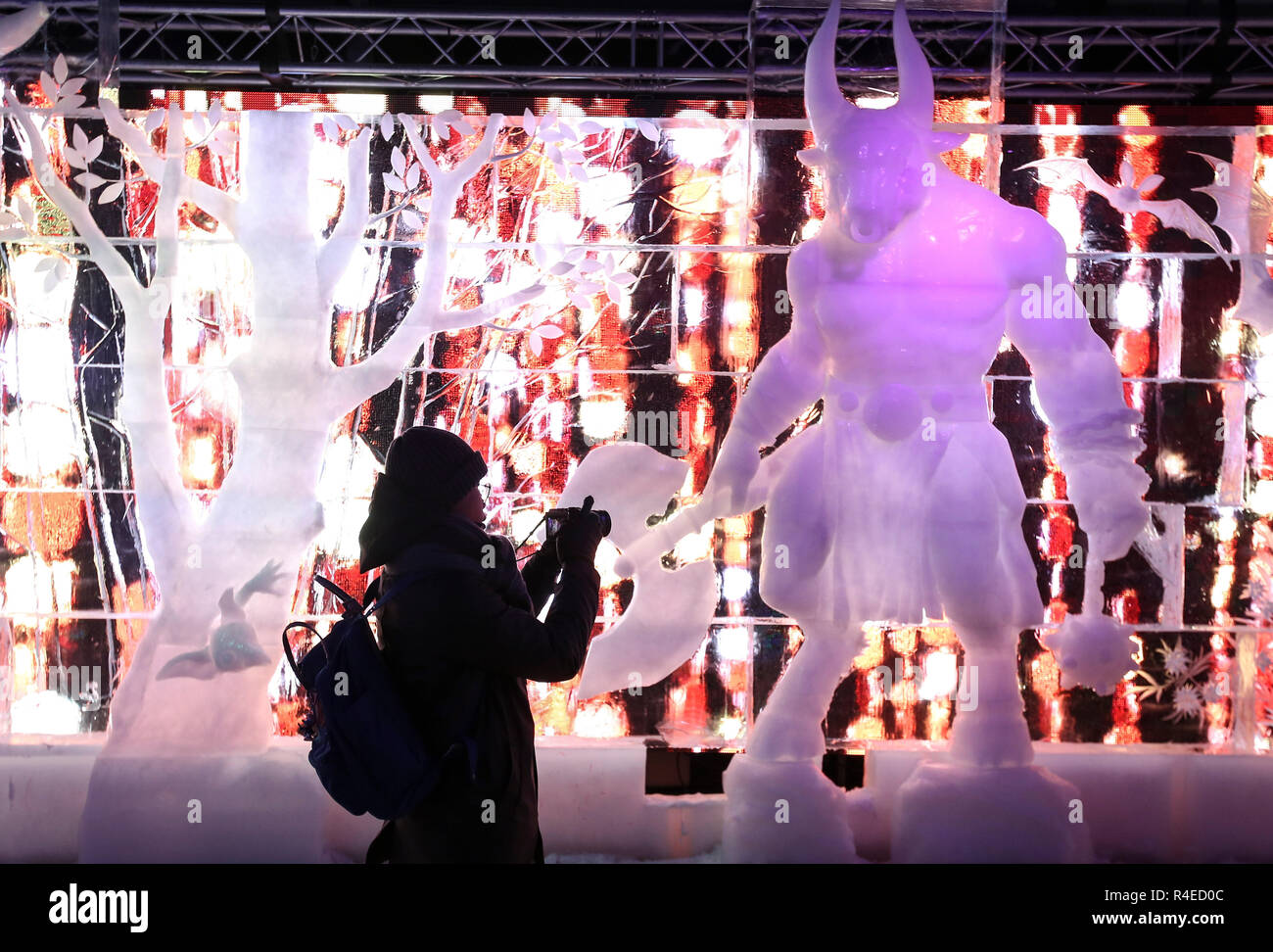 The ice sculpture festival bruges Banque de photographies et d'images à  haute résolution - Alamy