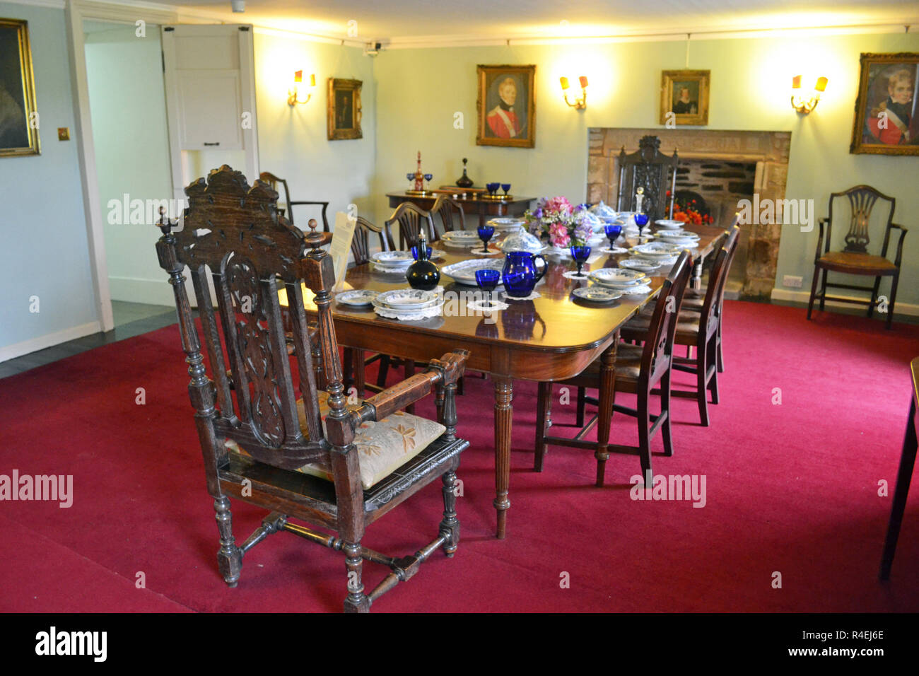Le Laird's Dining Room dans Skaill House, près de Skara Brae. A côté de la maison est le village préhistorique. Le propriétaire William Watt découvert Skara Brae Banque D'Images