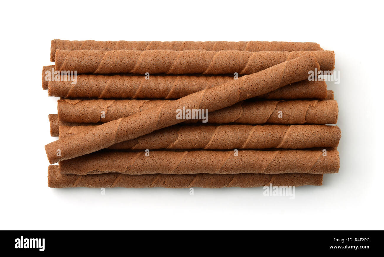 Vue de dessus les rouleaux de gaufrettes au chocolat isolated on white Banque D'Images