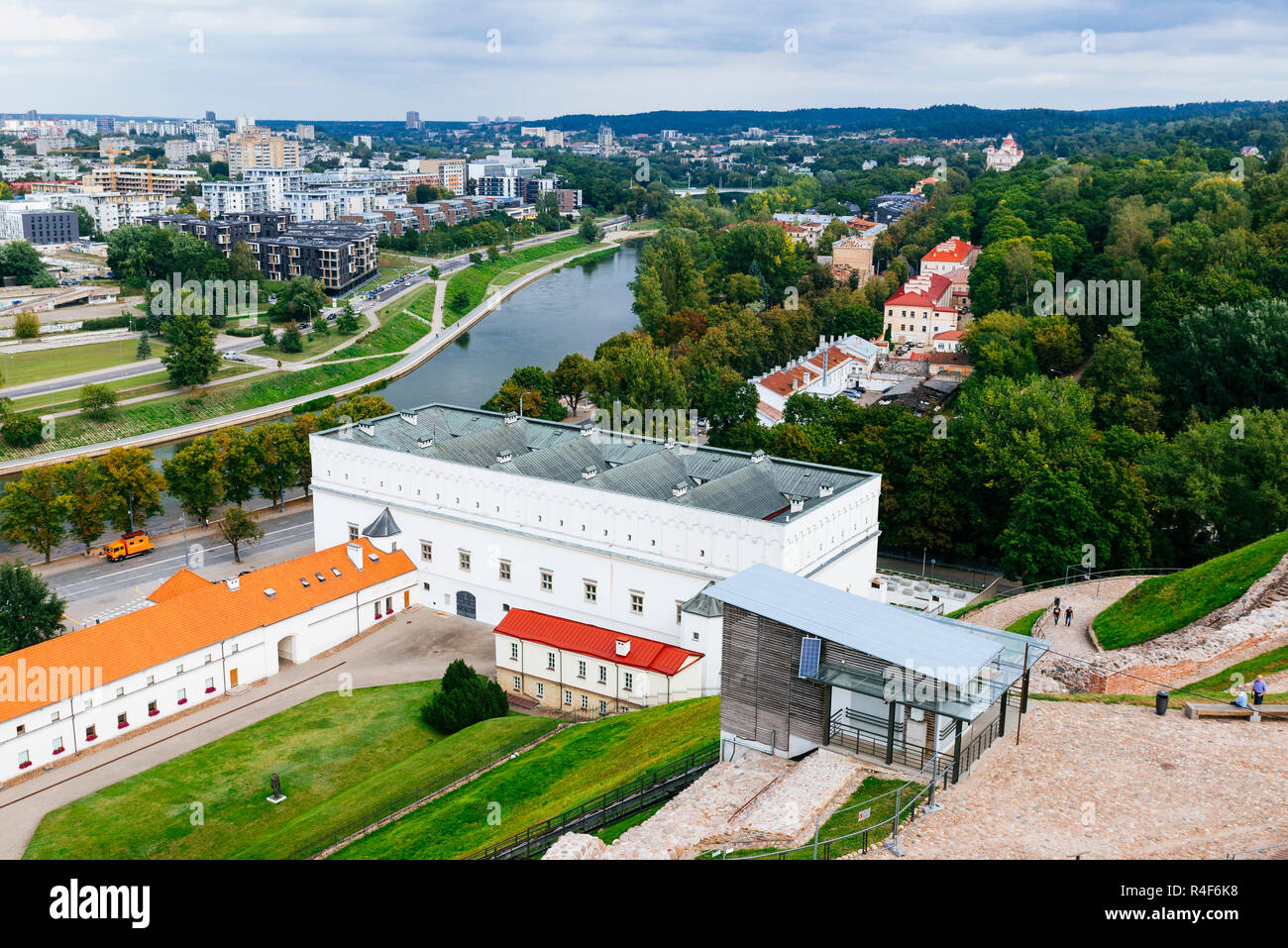 Vue sur la vieille tour de Gediminas de Vilnius. Vilnius, Vilnius County, Lituanie, Pays Baltes, Europe. Banque D'Images