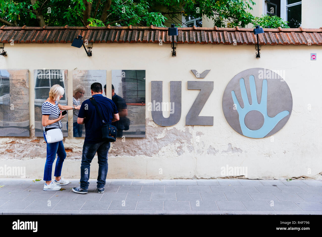 Constitution de la République d'Uzupis, Paupio g street.Uzupis est un quartier de Vilnius, le 1 avril 1997, le district s'est déclarée une indepen Banque D'Images