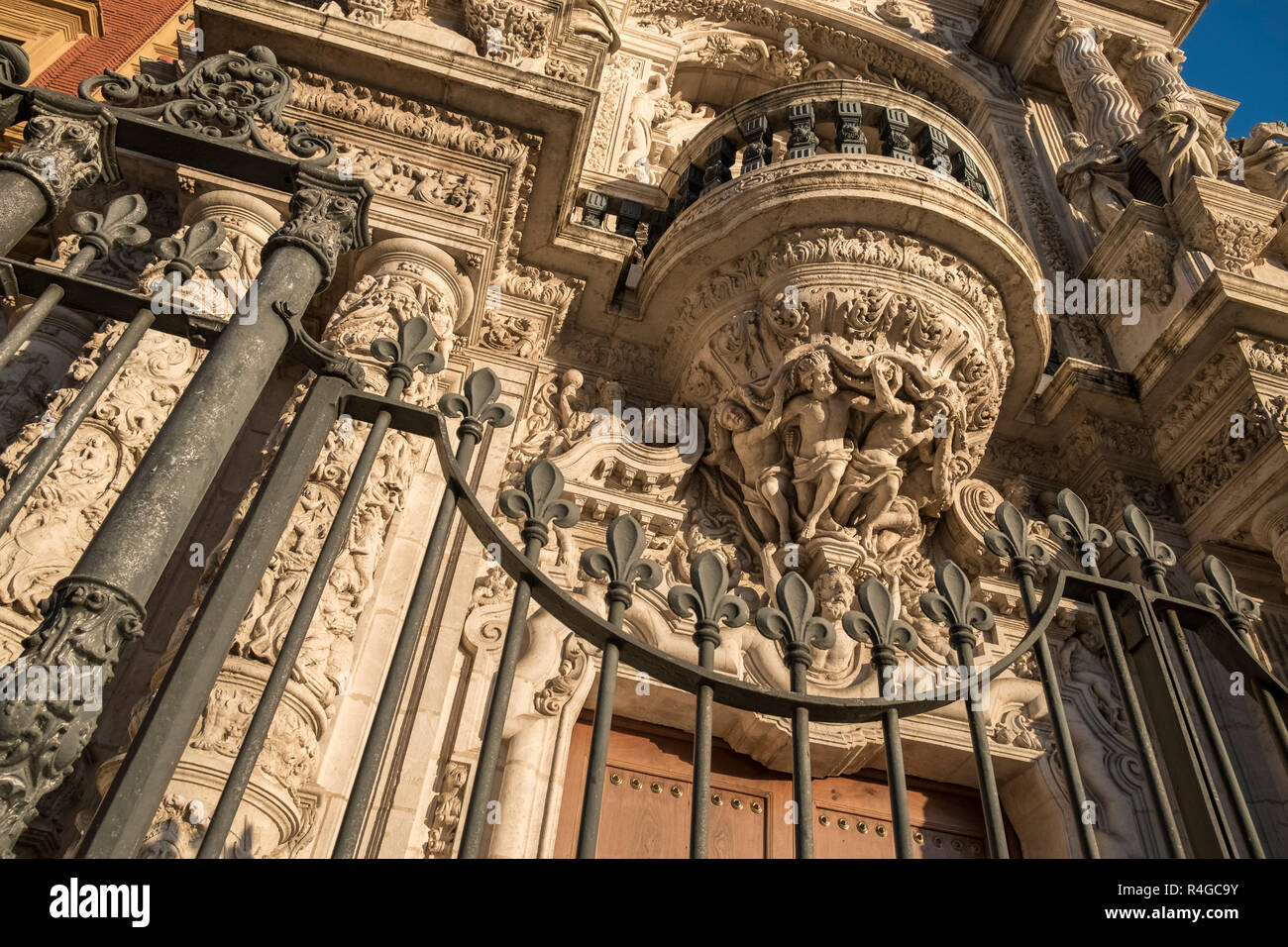 Le Palais de San Telmo (Palacio de San Telmo), un palais baroque 1600 utilisé comme l'AC pour Gouvernement régional d'Andalousie, Calle Palos de la Frontera, Séville. Banque D'Images