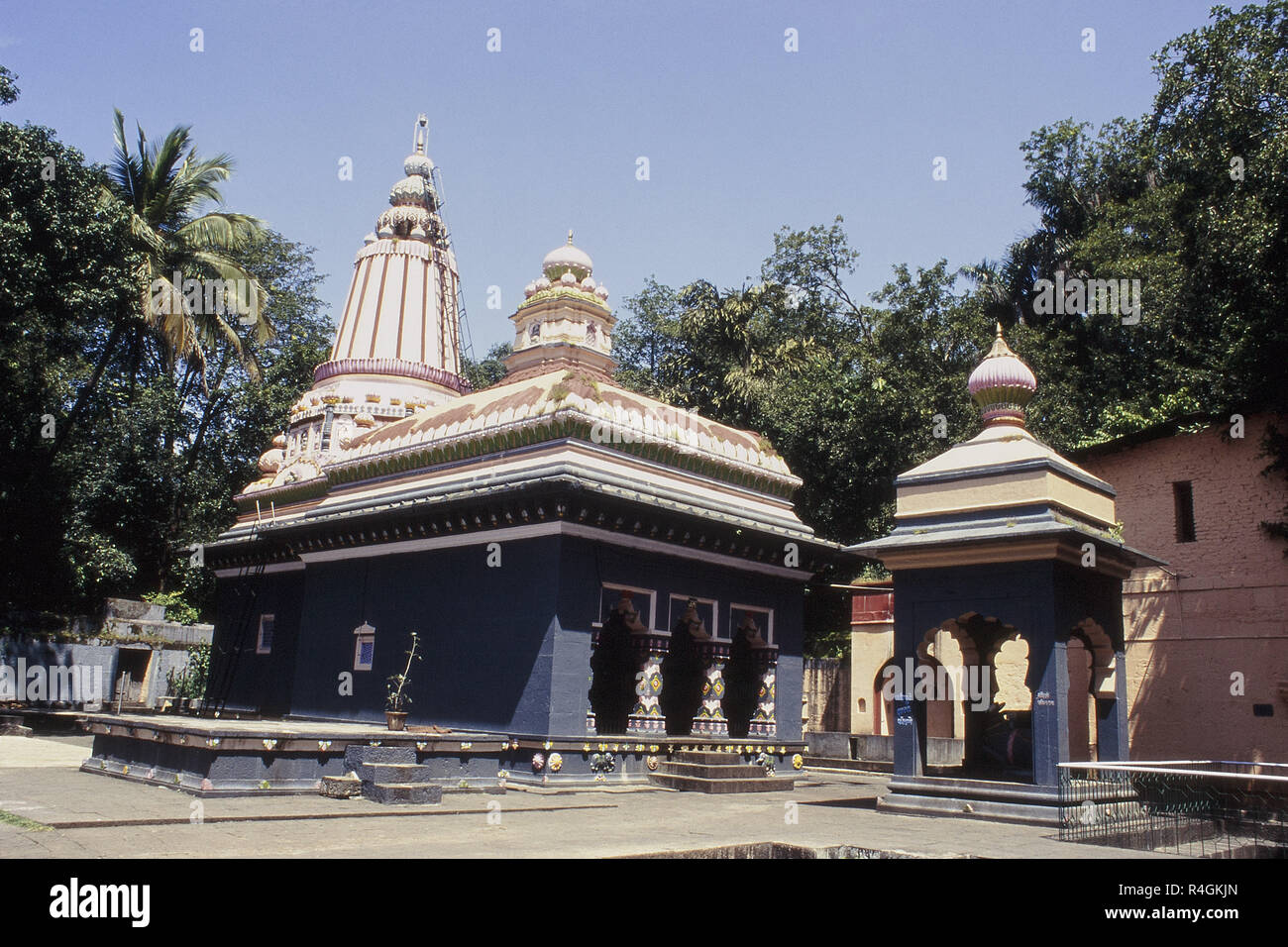 Extérieur de Seigneur Shiva Temple, Baneshwar, Pune, Maharashtra, Inde, Asie Banque D'Images