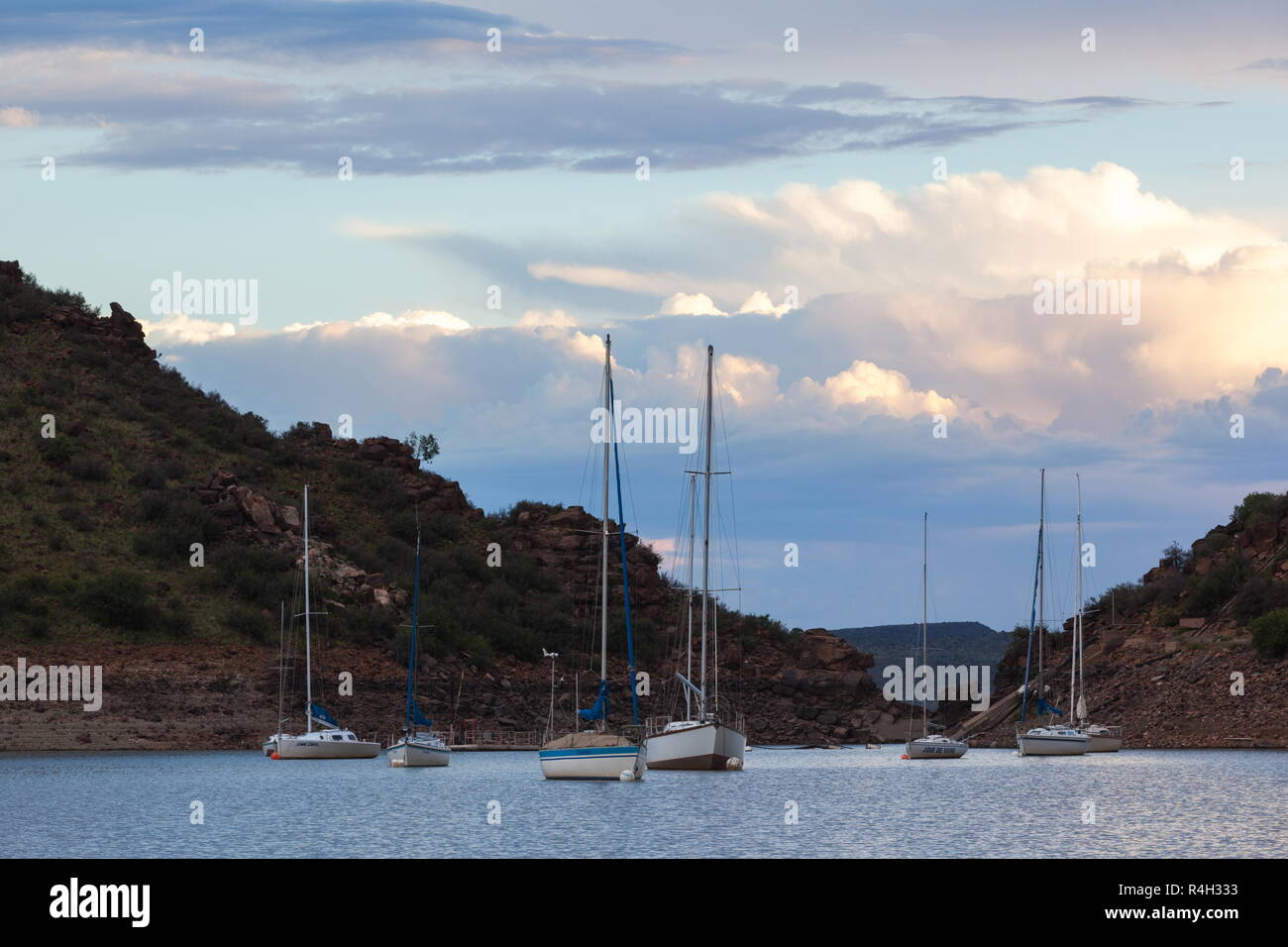 Voiliers sur barrage Gariep Banque D'Images