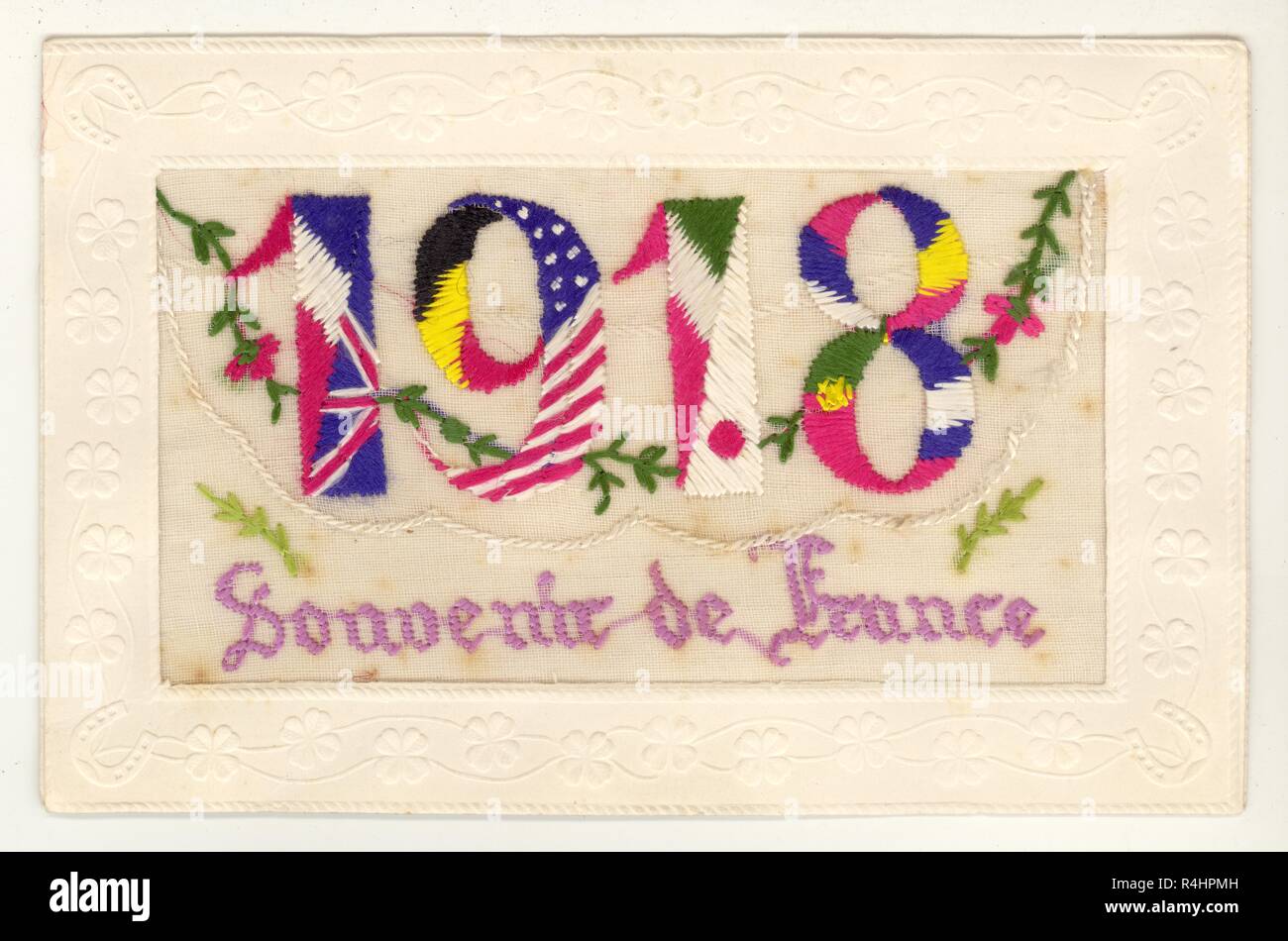 WW1 carte postale de soie brodée 'Souvenir de 1918 de France' envoyé de France par un soldat britannique,1918 Banque D'Images