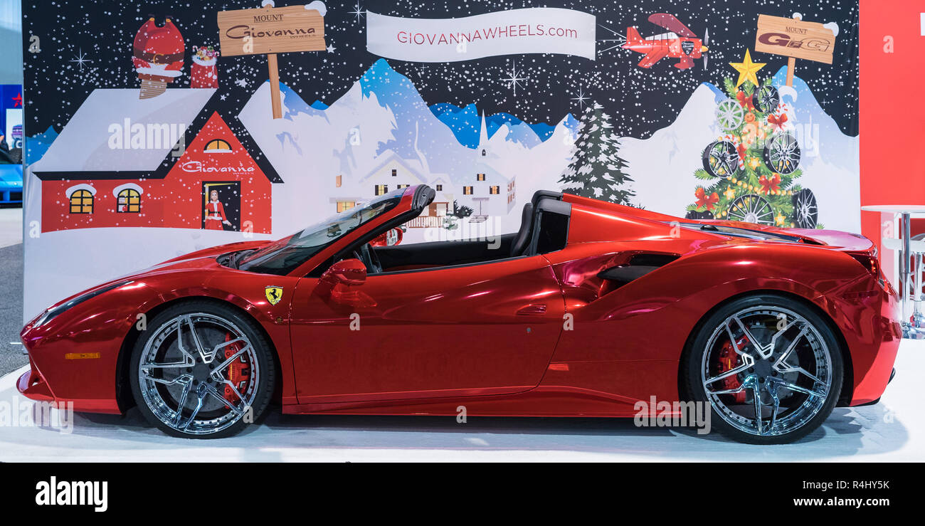 LAS VEGAS, NV/USA - 2 novembre 2018 sur le thème de Noël : une Ferrari 488 voiture à la Specialty Equipment Market Association (SEMA) salon de l'automobile. Banque D'Images