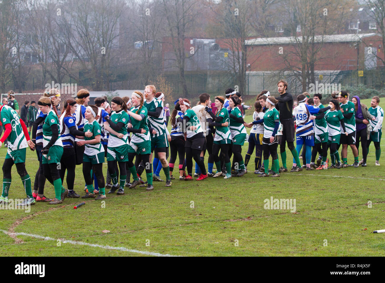 18 équipes en compétition dans le sud 2018 coupe de Quidditch à Sevenoaks, Kent, Angleterre Banque D'Images