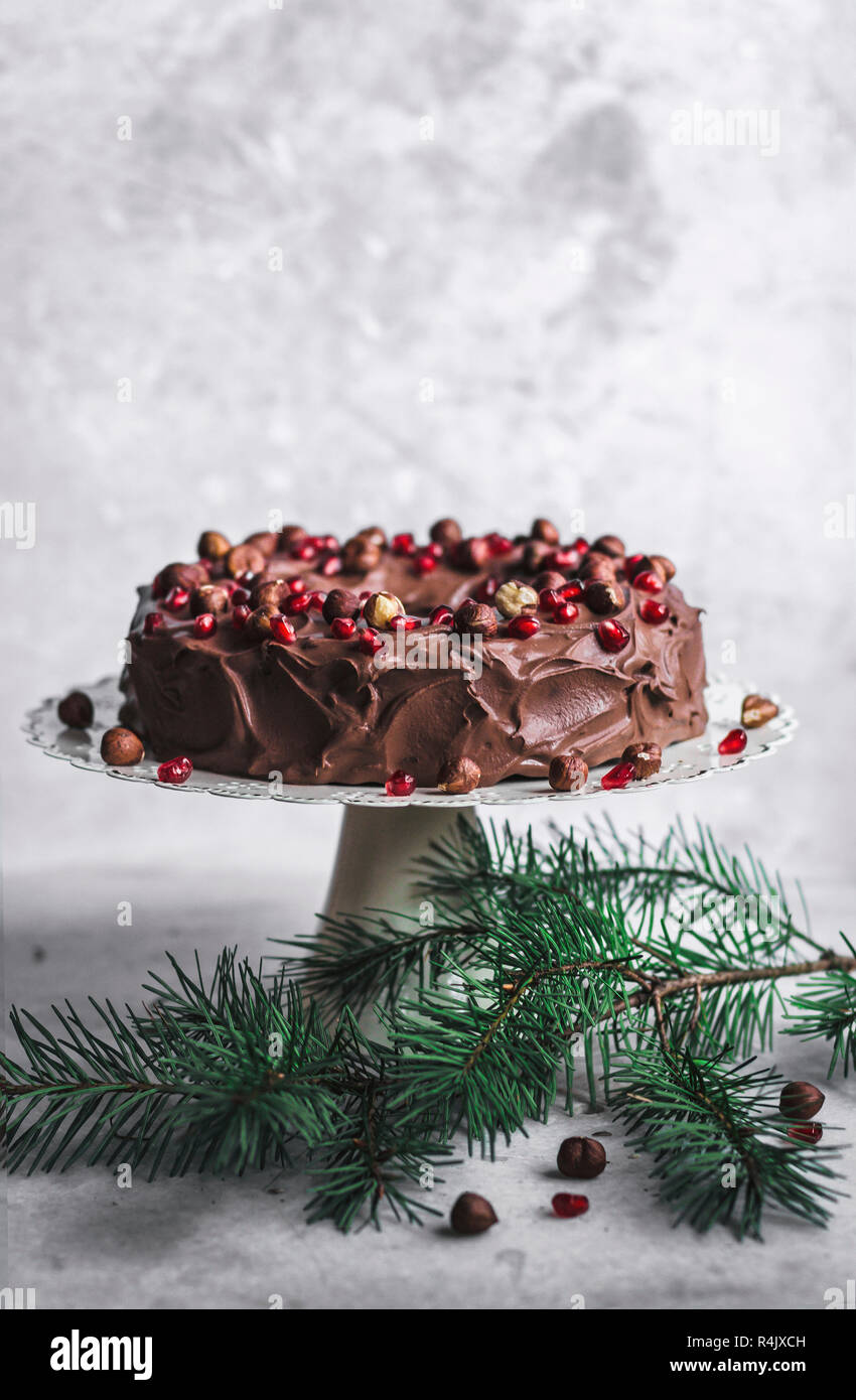 Vegan Gâteau chocolat noisette avec ganache chocolat Banque D'Images