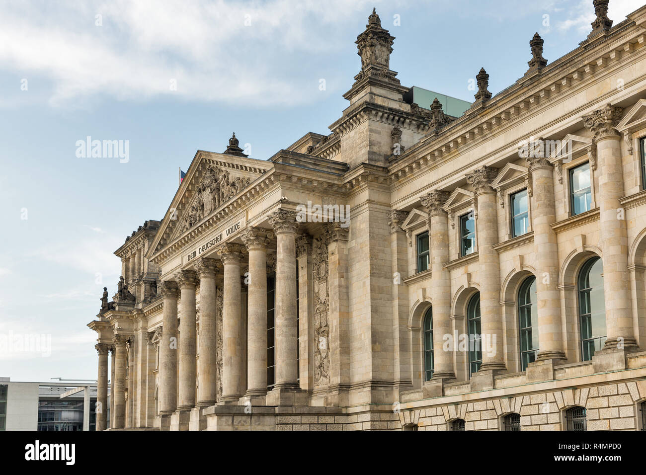 Célèbre bâtiment du Reichstag ou Bundestag, siège du parlement allemand. Berlin Mitte, Allemagne. Banque D'Images