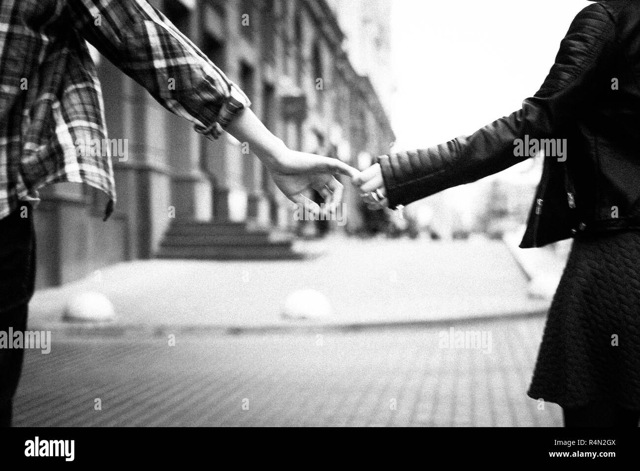 Concept Damourle Couple Tient Par La Mainle Noir Et Blanc