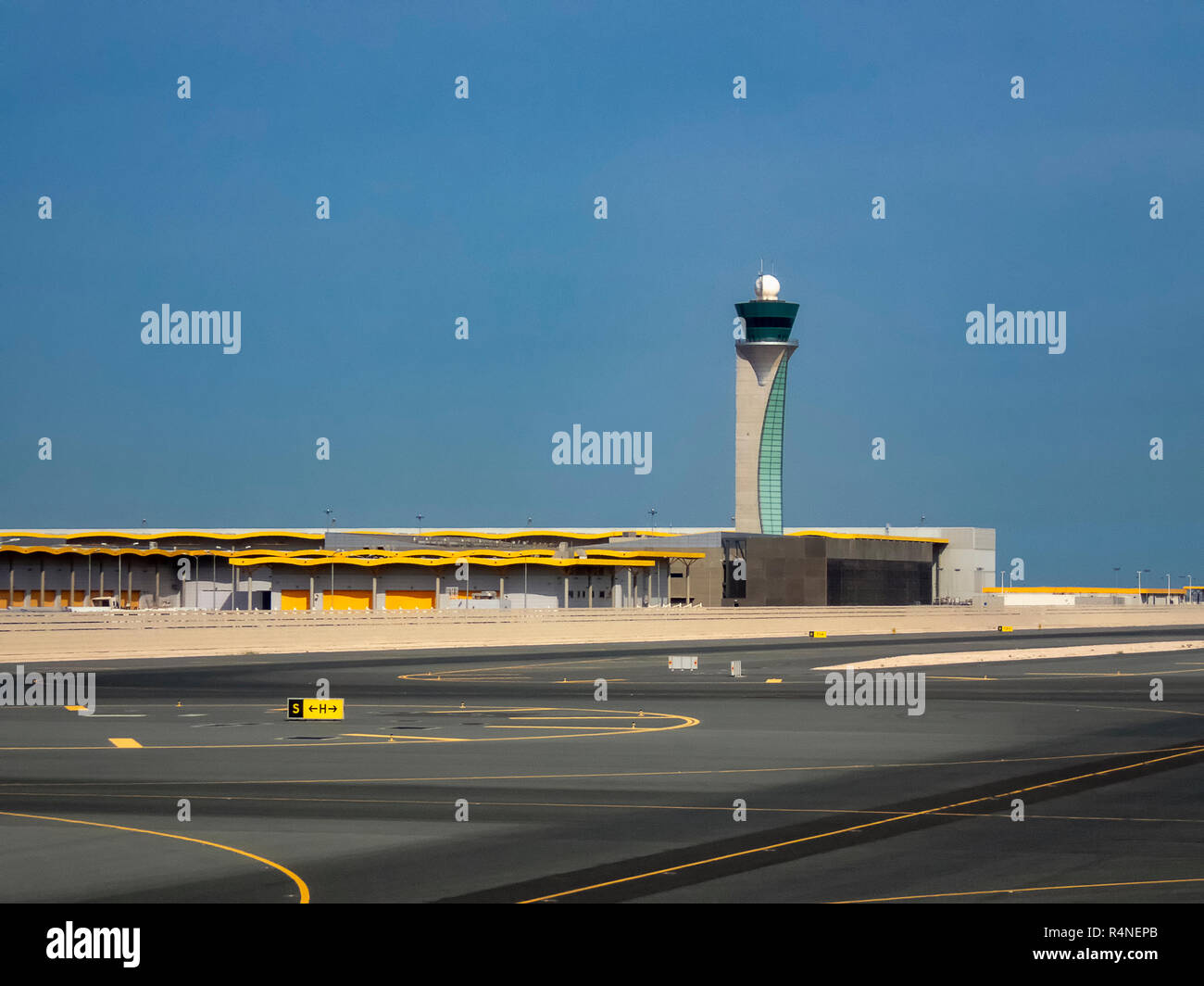 La tour de contrôle de l'Aéroport International de Doha au Qatar Banque D'Images
