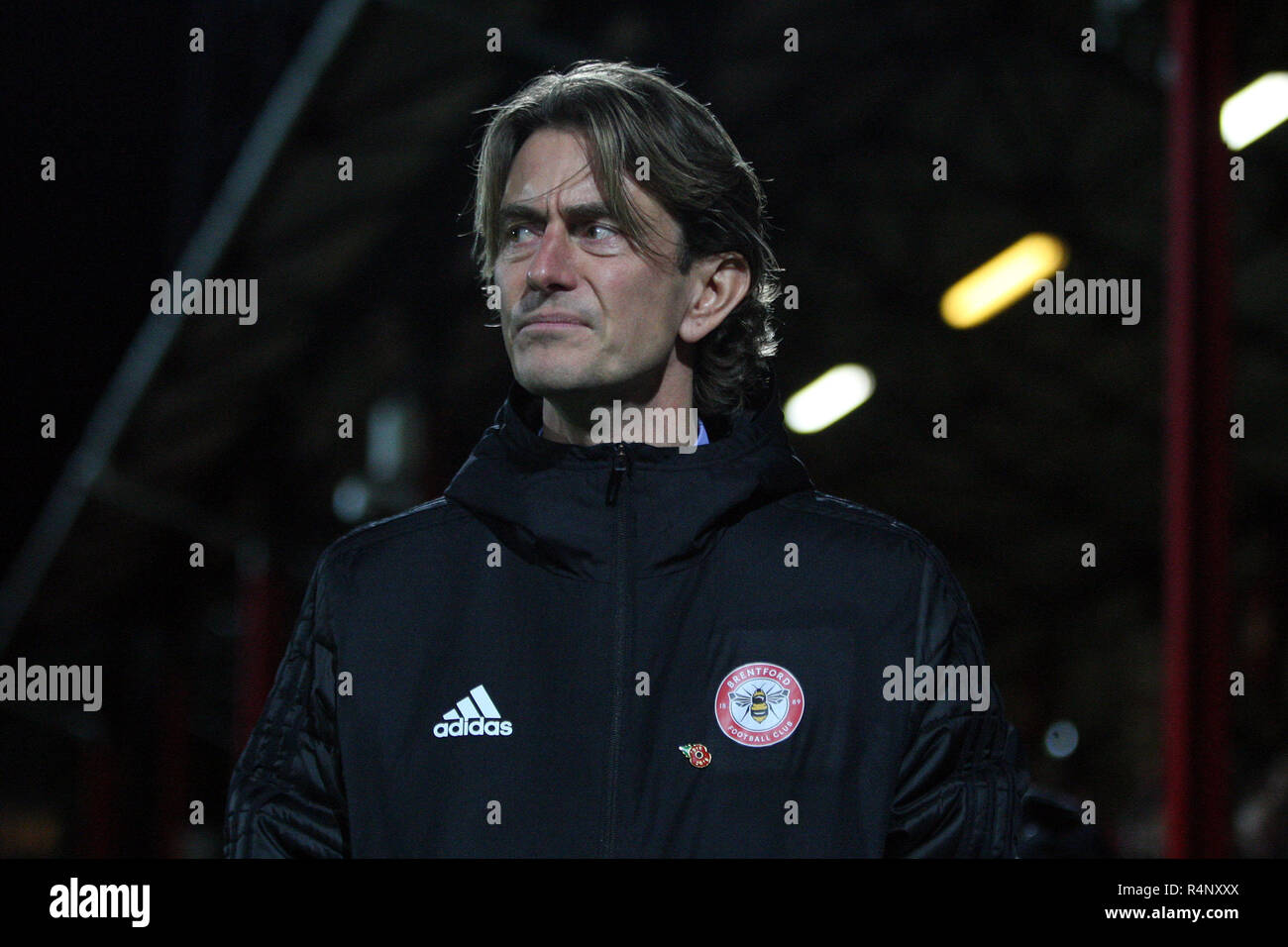 Londres, Royaume-Uni. 27 novembre, 2018. Brentford Manager Thomas Frank ressemble à de l'étang. Match de championnat Skybet EFL, Brentford v Sheffield Utd au stade de Griffin Park à Londres le mardi 27 novembre 2018. Cette image ne peut être utilisé qu'à des fins rédactionnelles. Usage éditorial uniquement, licence requise pour un usage commercial. Aucune utilisation de pari, de jeux ou d'un seul club/ligue/dvd publications. pic par Steffan Bowen/Andrew Orchard la photographie de sport/Alamy live news Banque D'Images