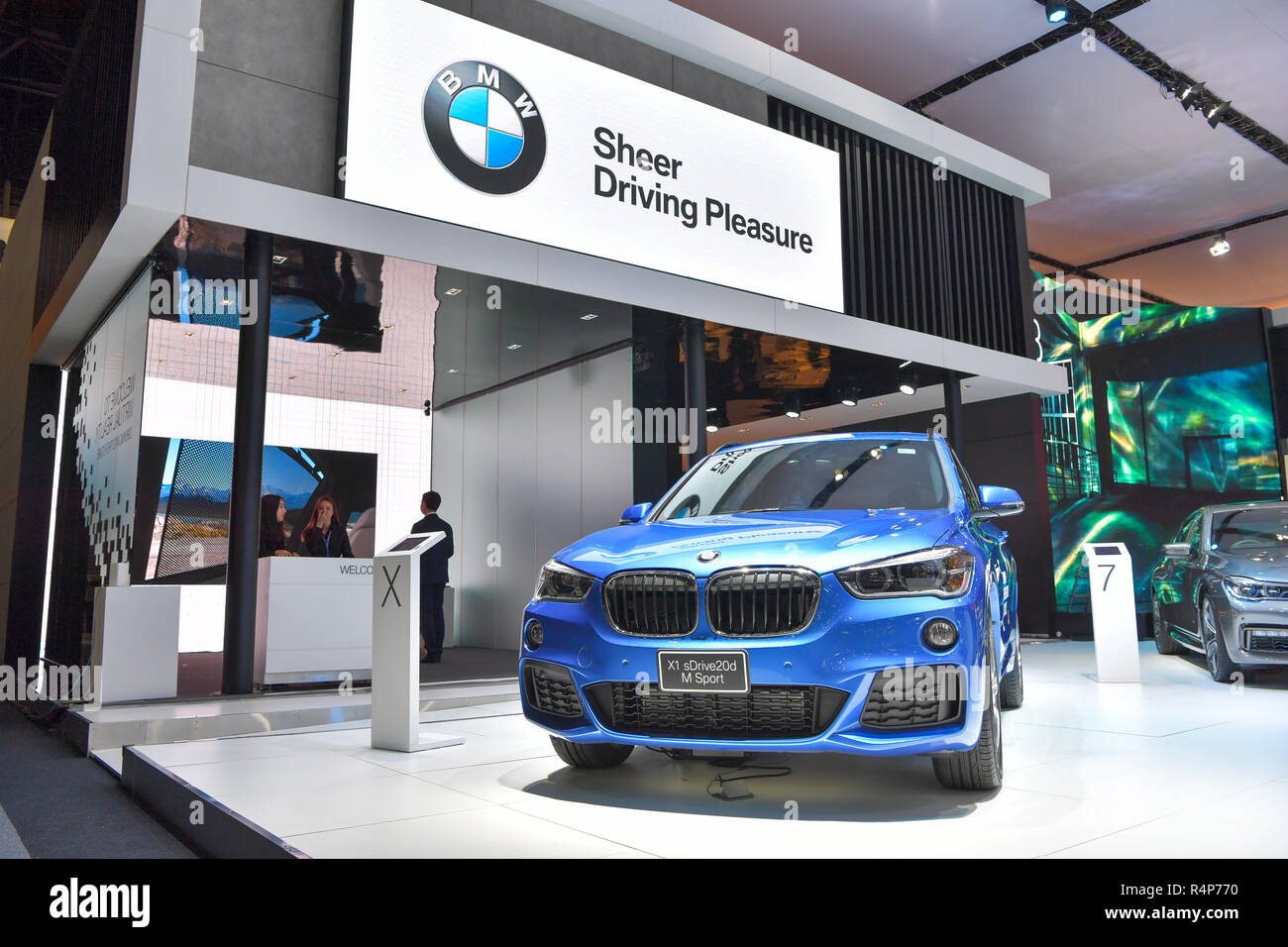 Nonthaburi, Thaïlande. 28 Nov 2018. BMW X1 sDrive20D M Sport car sur l'affichage à la 35e Thaïlande International Motor Expo le 28 novembre 2018 dans Nonthaburi, Thaïlande. Credit : Chatchai Somwat/Alamy Live News Banque D'Images