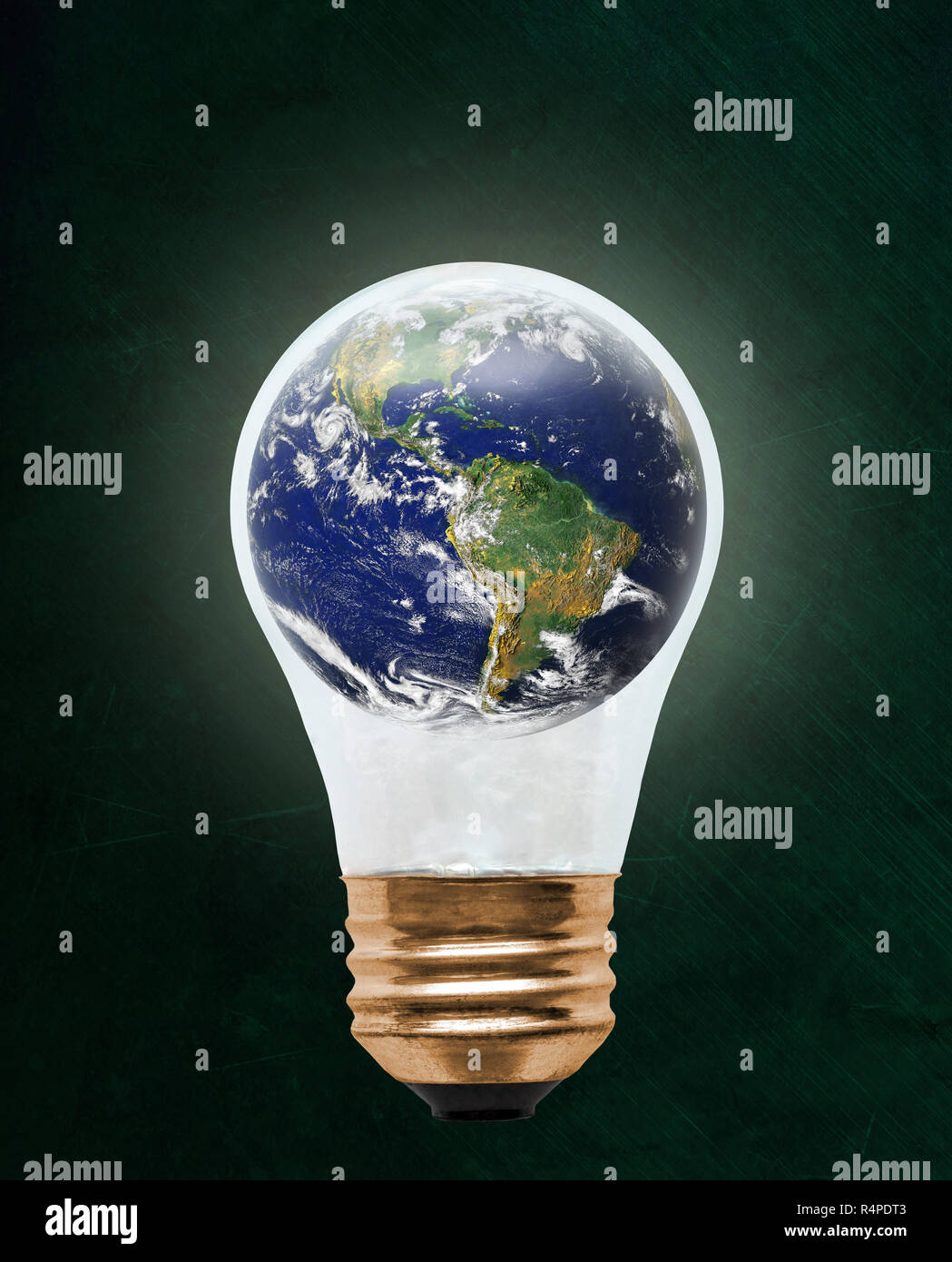 La planète Terre à l'intérieur de l'ampoule flottante avec copie espace. Concept de l'écologie, la préservation de l'environnement ; green alternative. Les éléments de cette image pro Banque D'Images