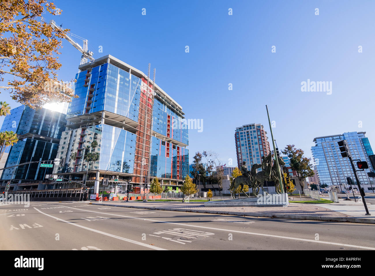 Novembre 25, 2018 San Jose / CA / USA - Nouvelle construction immeuble de bureaux au centre-ville de San Jose, Silicon Valley Banque D'Images