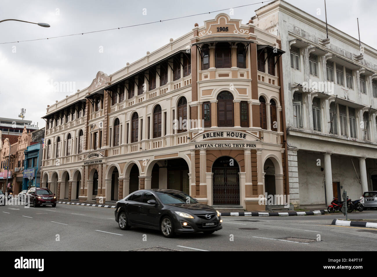 Ipoh, Malaisie. Chung Thye Phin, bâtiment 1909, Arlene maintenant chambre. Scène de rue et l'architecture locale. Banque D'Images