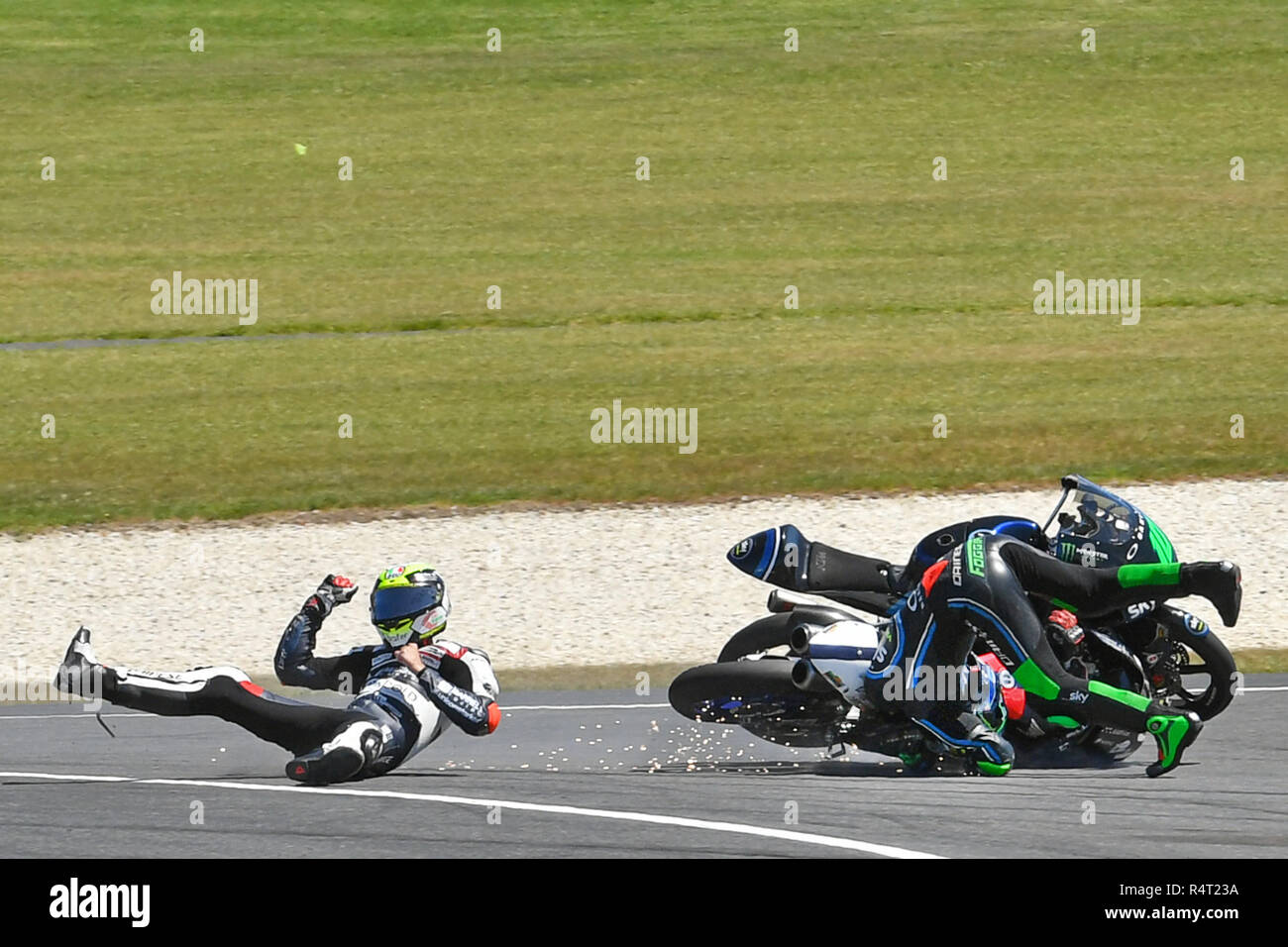 Huge crash moto 3 australian motorcycle grand prix Banque de photographies  et d'images à haute résolution - Alamy