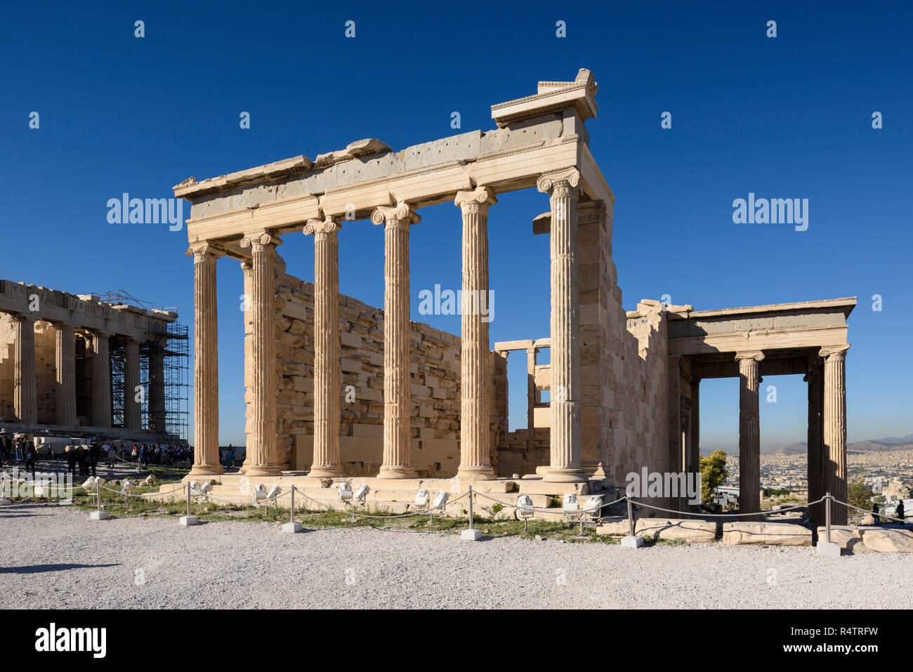 Athènes. La Grèce. L'Erechtheion (Erechtheum temple grec ancien) sur le côté nord de l'Acropole était dédié à Athéna et Poséidon, le temple Banque D'Images