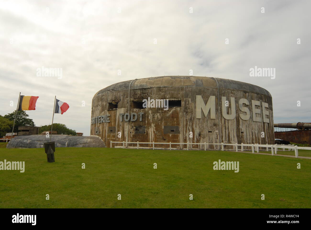 Batterei Todt, un bunker en béton massif. Il faisait partie du mur de l'Atlantique PENDANT LA SECONDE GUERRE MONDIALE construit par des milliers de prisonniers des Allemands. Ce bunker est désormais un Banque D'Images