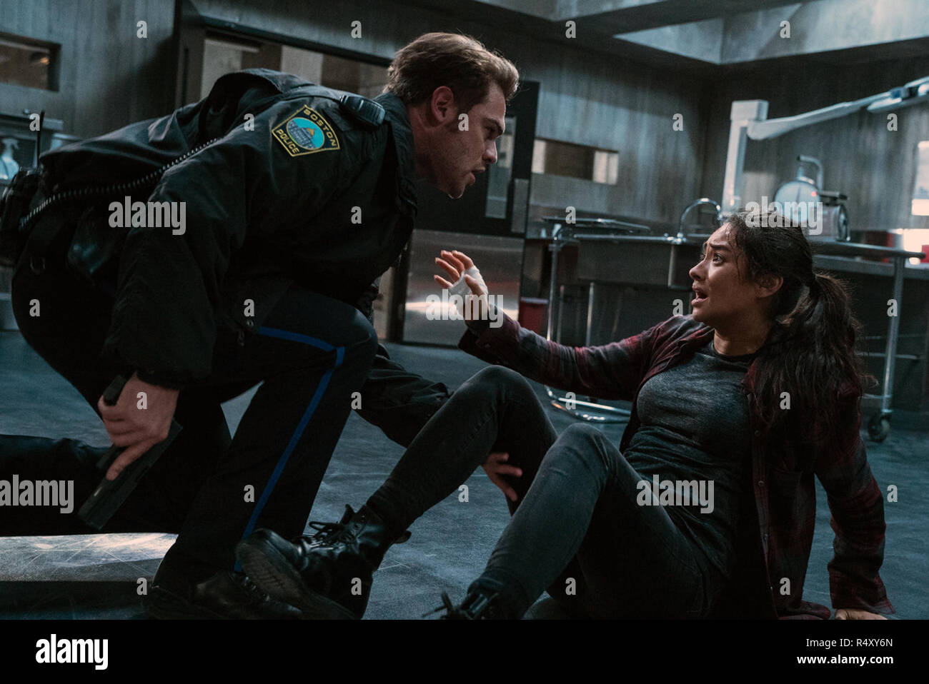 La possession d'Hannah Grace est un film d'horreur surnaturel américain réalisé par Diederik van Rooijen. Il stars Shay Mitchell, Kirby Johnson, Stana Katic, Damon, gris et Nick Thune. Cette photo est pour un usage éditorial uniquement et est l'auteur de la société film et/ou le photographe attribué par le film ou la société de production et ne peut être reproduite que par des publications dans le cadre de la promotion du film ci-dessus. Un crédit obligatoire pour l'entreprise de film est nécessaire. Le photographe devrait également être portés lorsqu'il est connu. Banque D'Images