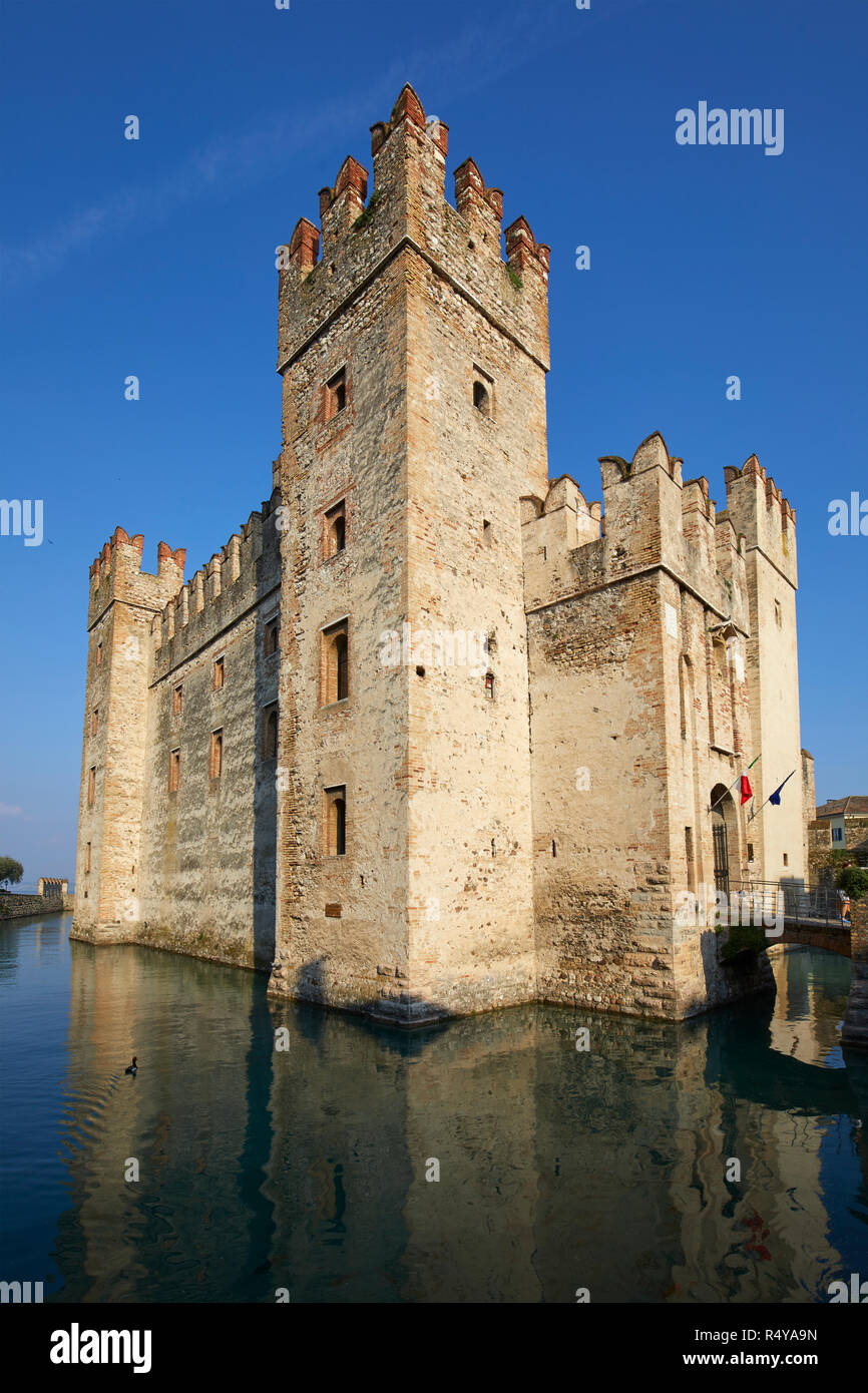 Le Château Scaliger de Sirmione, province de Brescia, Italie Banque D'Images
