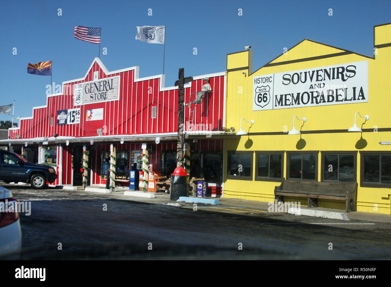 Boutiques pittoresques en bord de route par la route 66 à Seligman, Arizona, Etats-Unis Banque D'Images