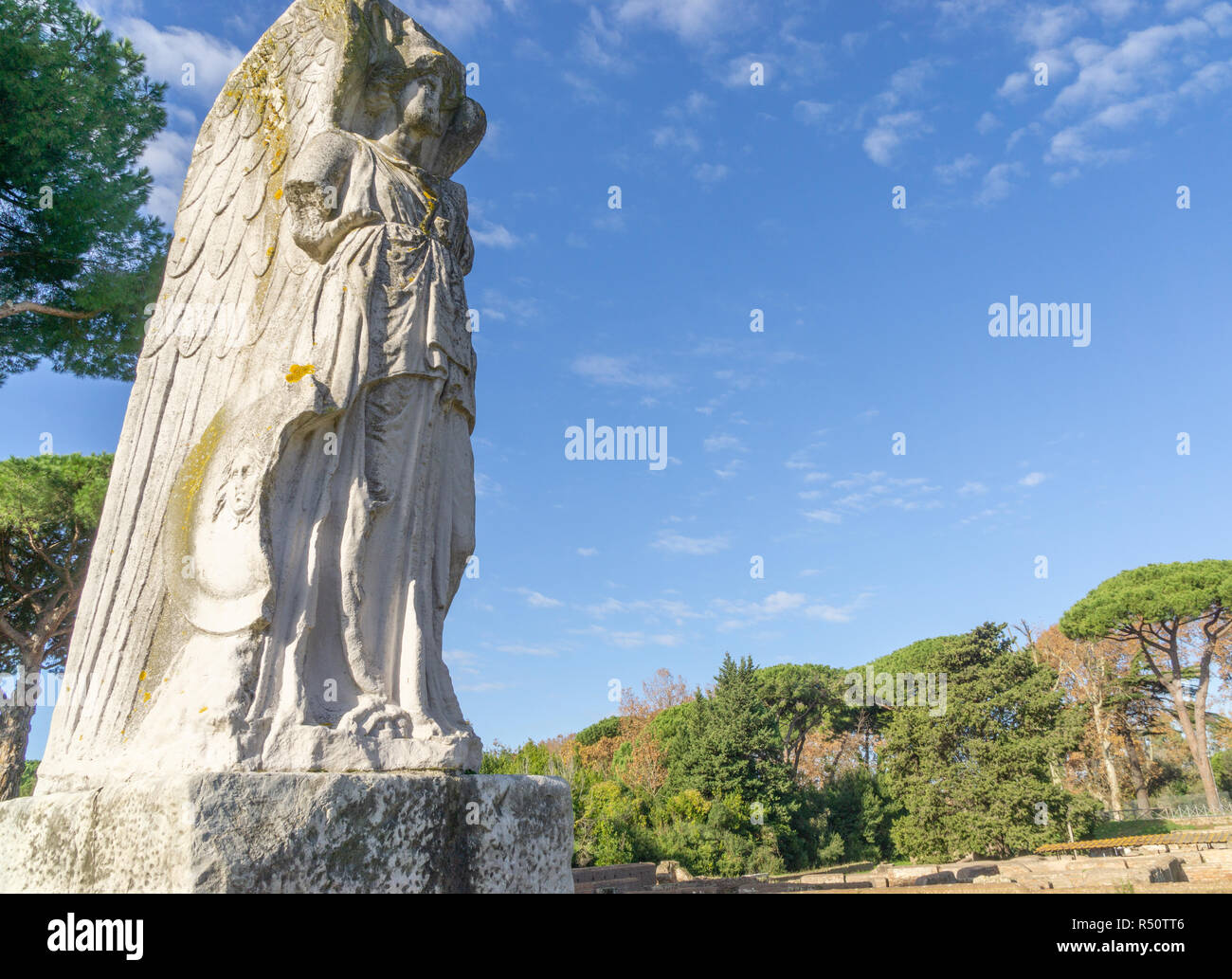 Ostia Antica à Rome, Italie. Statue de Minerve à ailes Banque D'Images