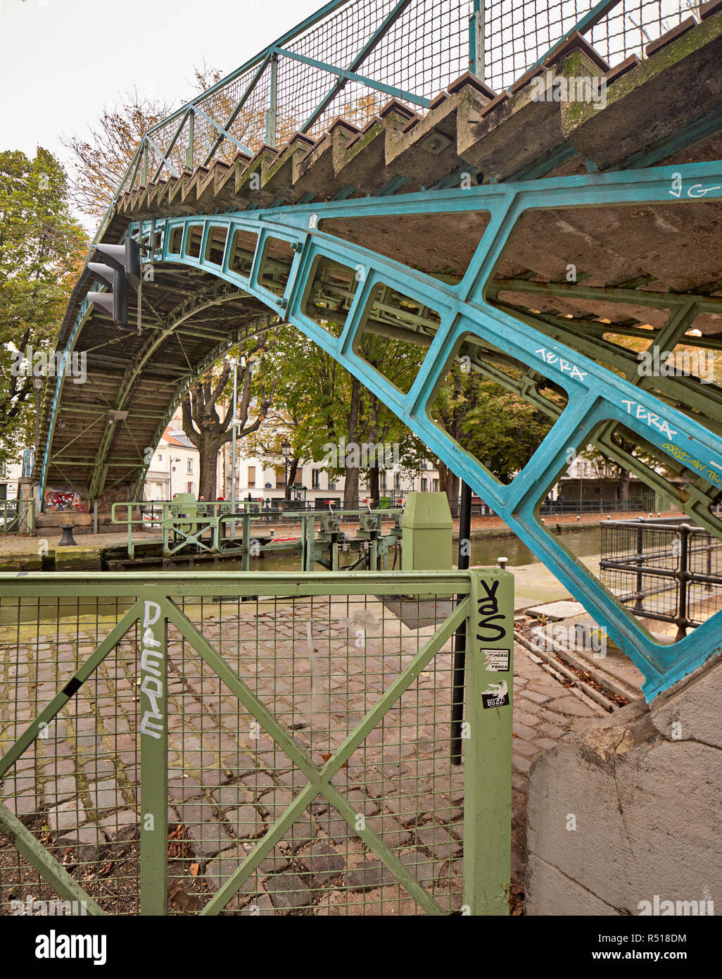 Pont sur le Canal Saint-Martin, Paris Banque D'Images