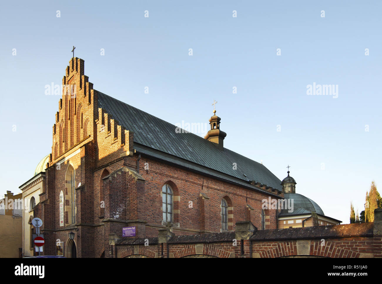 L'église franciscaine de la Vierge Marie à Krosno. Pologne Banque D'Images