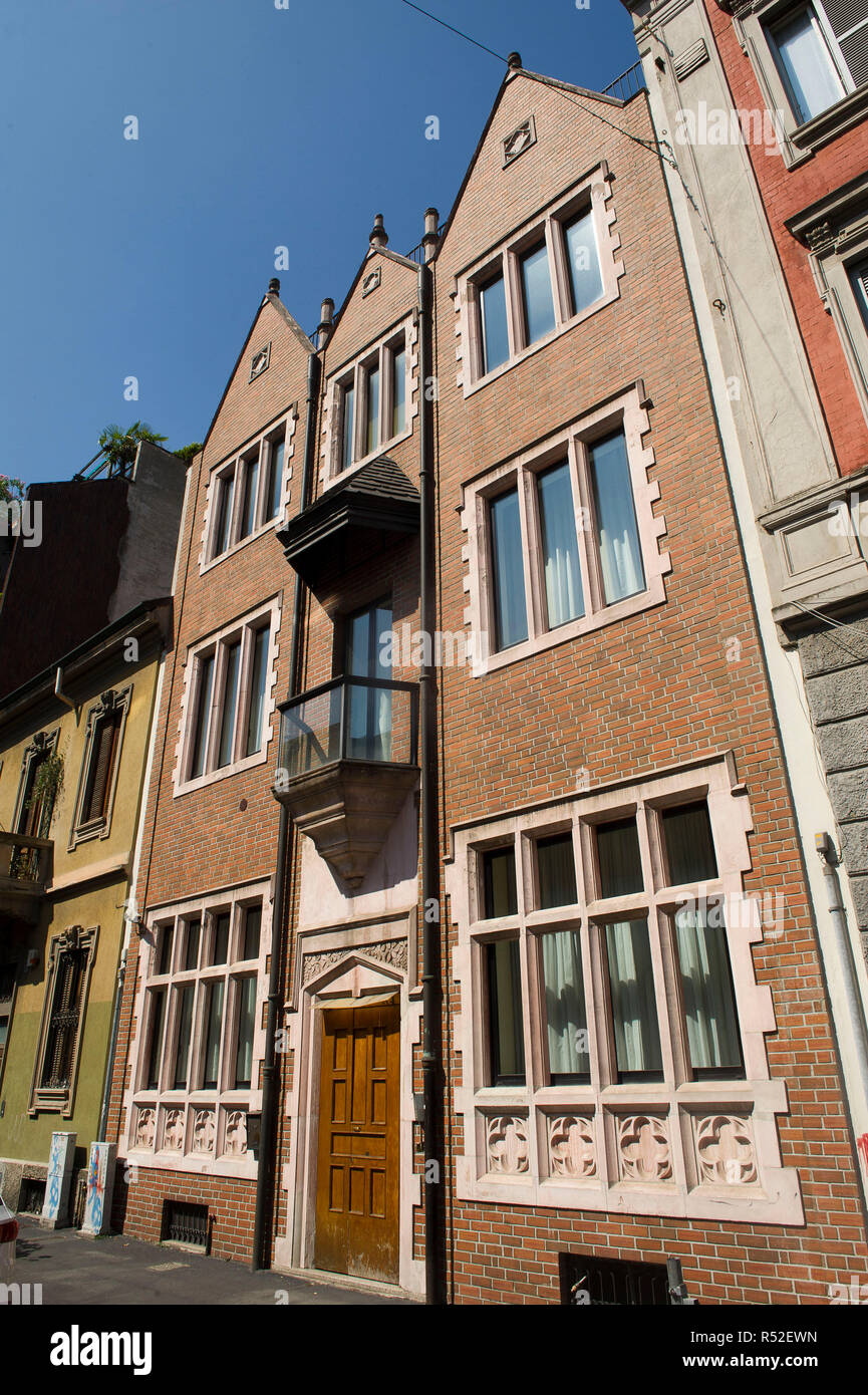 L'Italie, Lombardie, Milan, le Casa 770, l'une des 16 maisons construites toutes le même partout dans le monde. Réplique de la maison de Rabbi Menachem Mendel Schneerson, le Rabbi de Loubavitch sur 770 Eastern Parkway, Brooklyn, N.Y. Banque D'Images