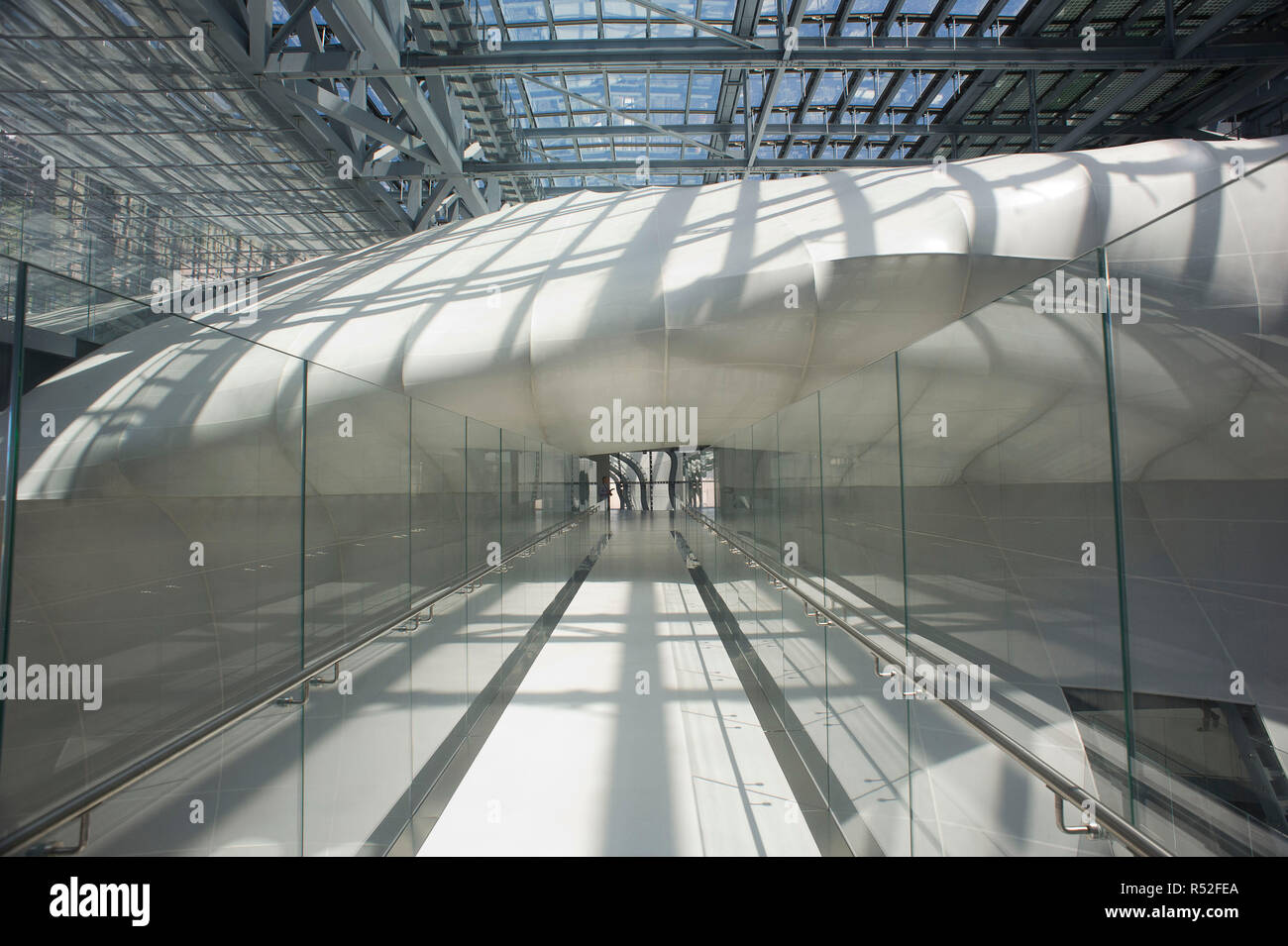 L'Italie, Lazio, Rome, 'le nuage' par Massimiliano Fuksas construit dans le quartier. Congrès et conférences Centre de la capitale. Banque D'Images