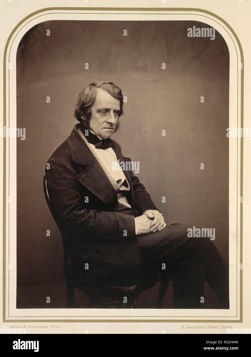 John Arthur Roebuck (1802-1879). Homme politique. Membre du Parlement européen. A mené la campagne pour libérer la Tolpuddle Martyrs et a appelé à l'abrogation des lois sur les grains. Soutenu le mouvement chartiste. Portraits photographiques de la vie des stars exécuté par Maull et Polyblank ; avec leurs notices biographiques par E. W. [et autres]. Londres, vers 1856-1859. Source : 10804.f.6. Langue : Anglais. Banque D'Images