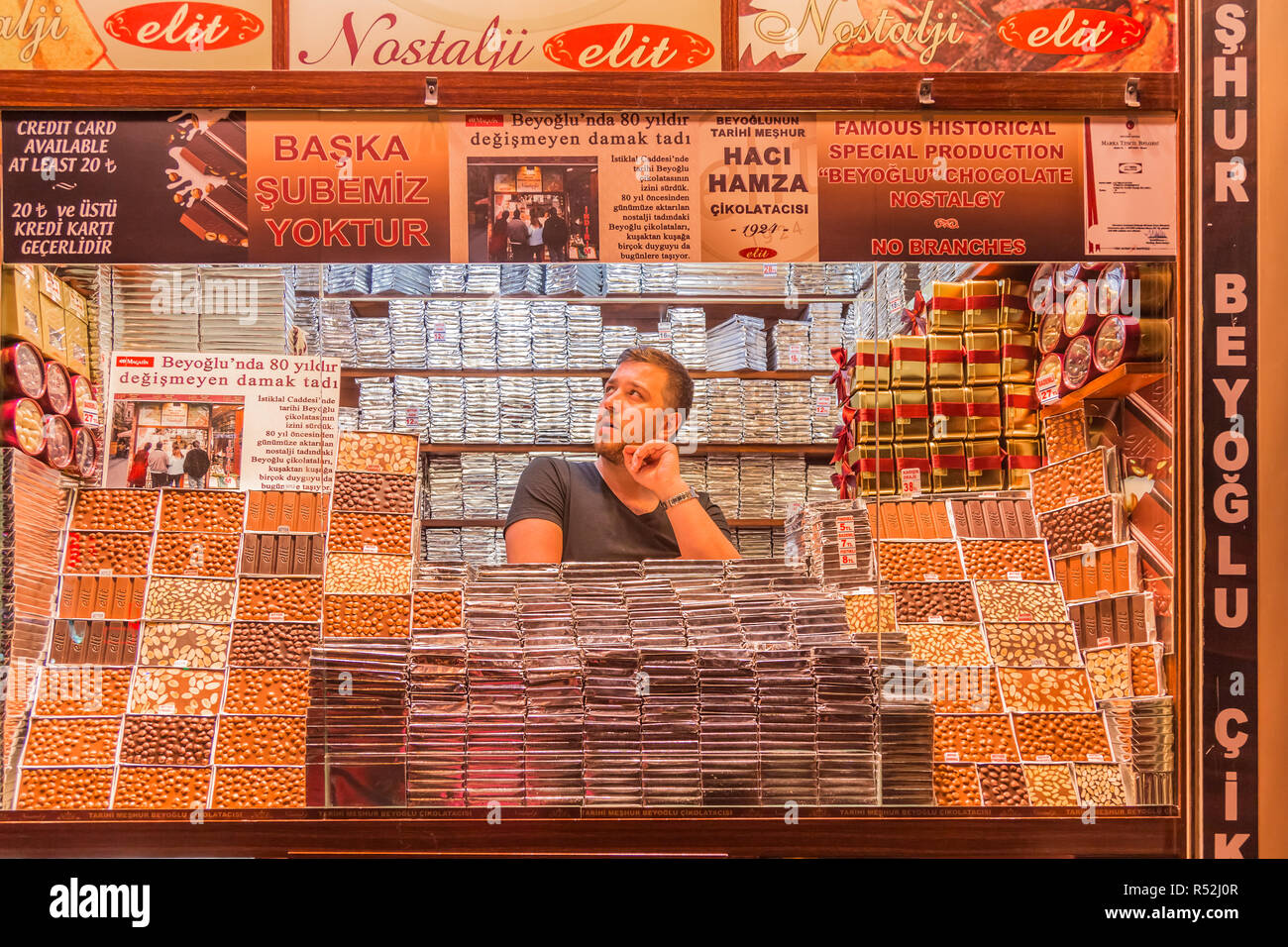 Istanbul, Turquie, 17 juin 2014 : Boutique de vente de chocolat artisanal d'Istiklal. Banque D'Images