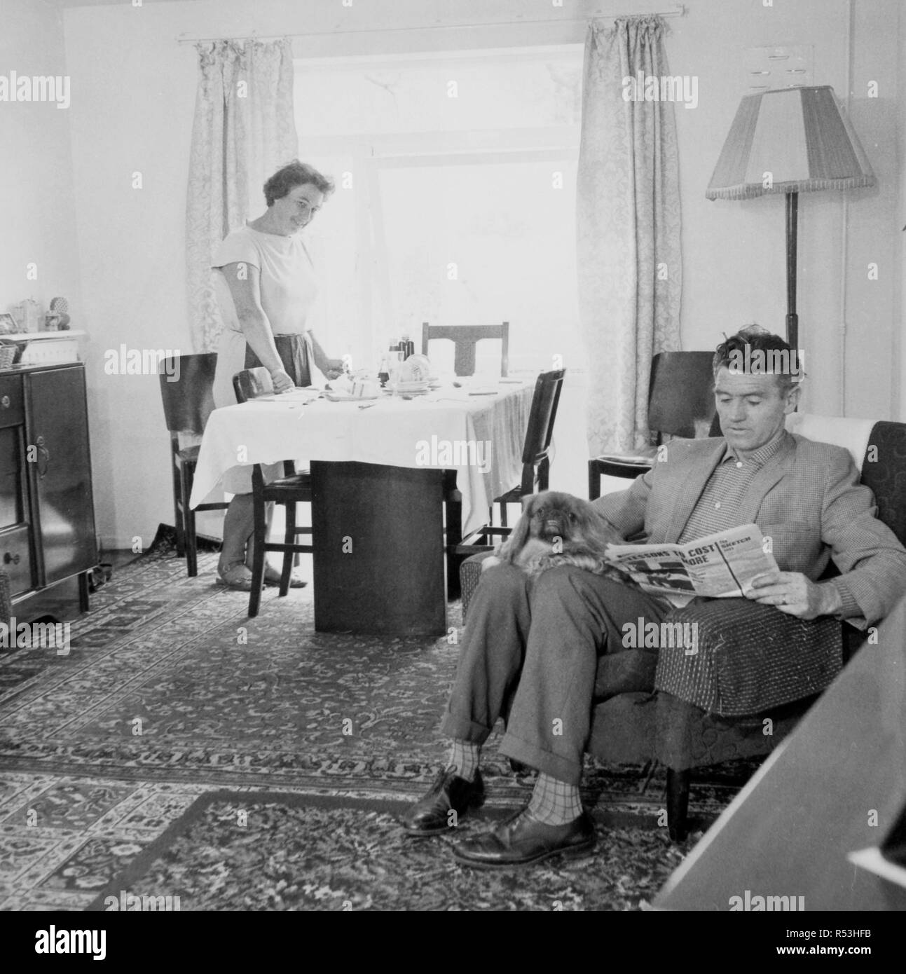 Première famille de circuler dans Goodyers Fin Immobilier, Bedworth, Warwickshire, England, UK Banque D'Images