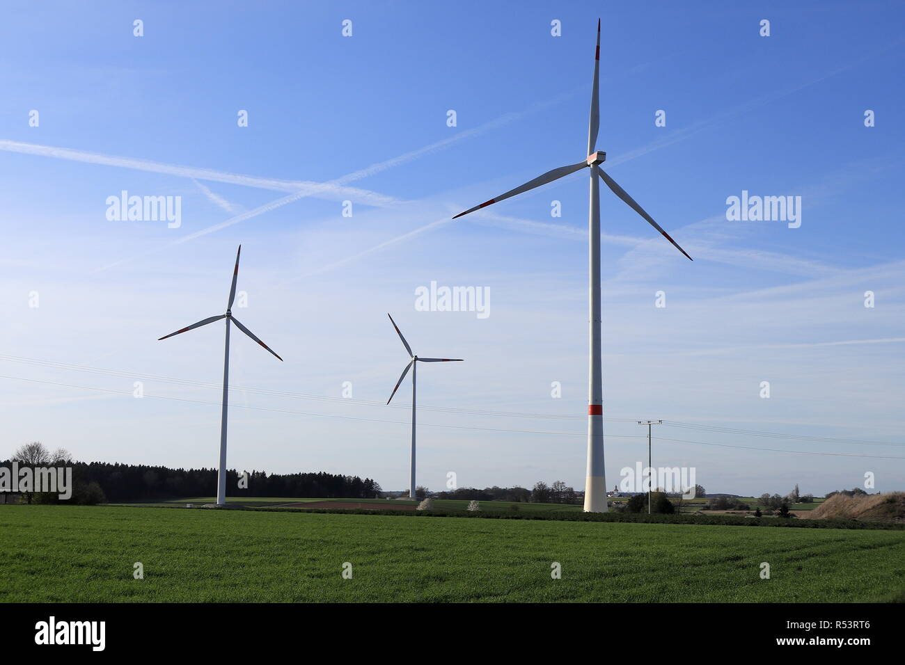 Wind farm avec sky Banque D'Images