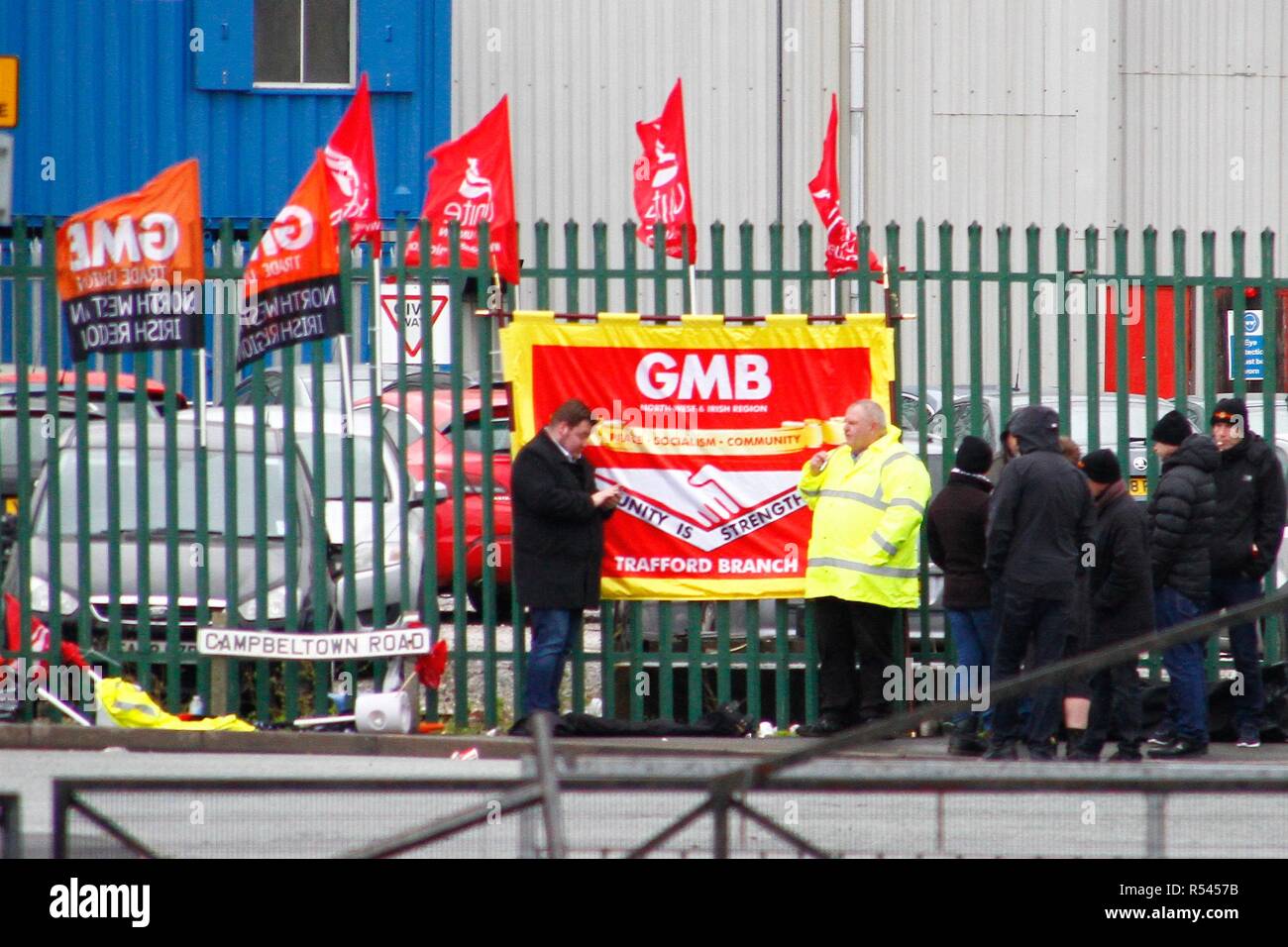 Wirral, Merseyside, Royaume-Uni. 29 Nov 2018. Les travailleurs de Cammell Laird aujourd'hui a commencé une série de trois semaines de grèves, de matériel roulant avec différentes sections de la main-d'aller pendant 24 heures à la fois. Une interdiction des heures supplémentaires a commencé vendredi et se poursuivra jusqu'en février.credit Ian Fairbrother/Alamy live news Banque D'Images