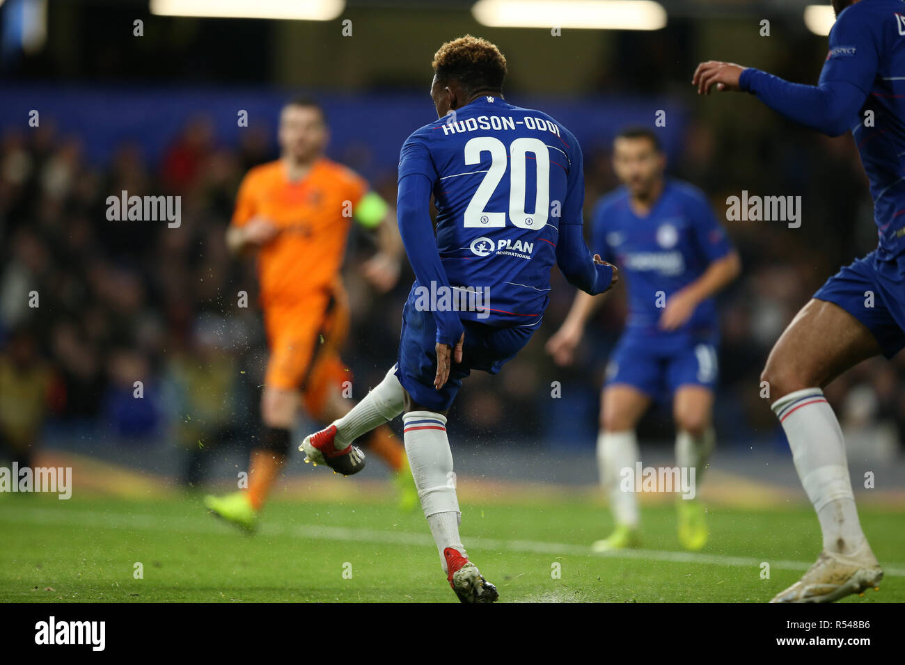 Stamford Bridge, Londres, Royaume-Uni. 29 Nov, 2018. L'UEFA Europa League Football, Chelsea contre PAOK ; Julien Hudson-Odoi les pousses de Chelsea pour marquer son 3e but dans les côtés 60e minute pour le rendre 3-0 : Action Crédit Plus Sport/Alamy Live News Banque D'Images