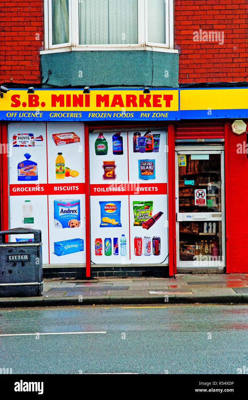 SB Mini Market, North Road, à Darlington, en Angleterre Banque D'Images