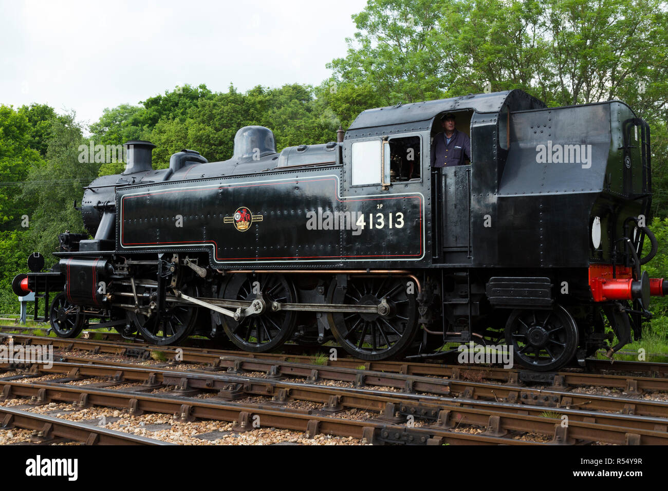 Train à vapeur 41313 Numéro d'exécution sur l'île de Wight ligne de chemin de fer à vapeur. Gare, Haven Street Route principale, Havenstreet, Ryde, UK. (98) Banque D'Images