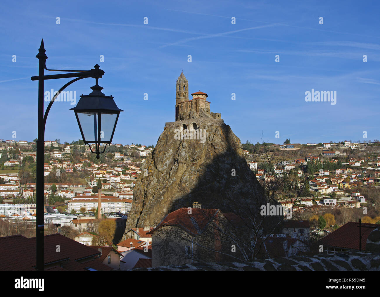 Vue Sur La Ville De Le Puy En Velay En Auvergne En France Photo Stock Alamy