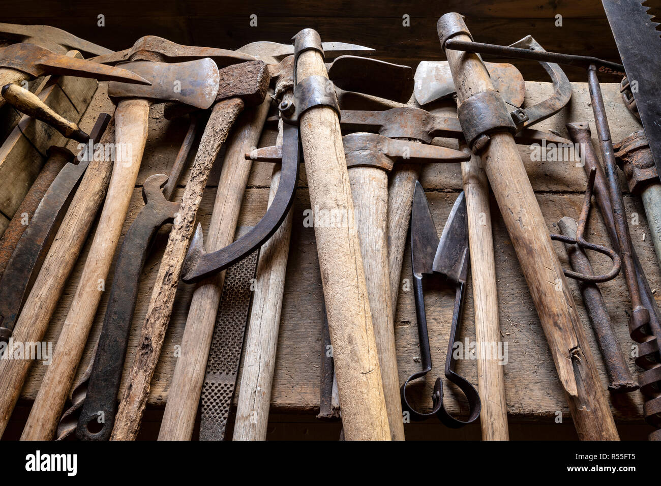 Tm00245-00...MONTANA - Outils à Frank Davey un magasin dans la ville fantôme de grenat. Banque D'Images