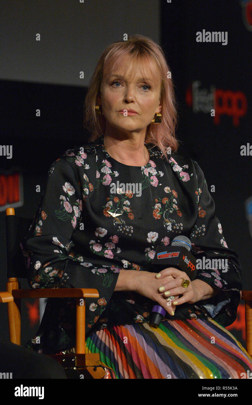 Miranda Richardson assiste à la "de bons présages" TV show panel à New York Comic Con le 6 octobre 2018 à New York. Banque D'Images
