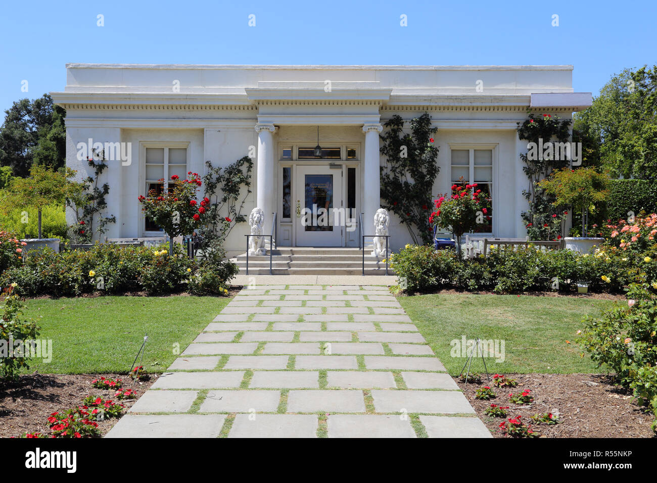 San Marino, CALIFORNIE / USA - juin 2, 2016 : The Huntington Rose Garden Salon de thé, qui fait partie de la bibliothèque Huntington Botanical Gardens et à proximité de la propriété Banque D'Images