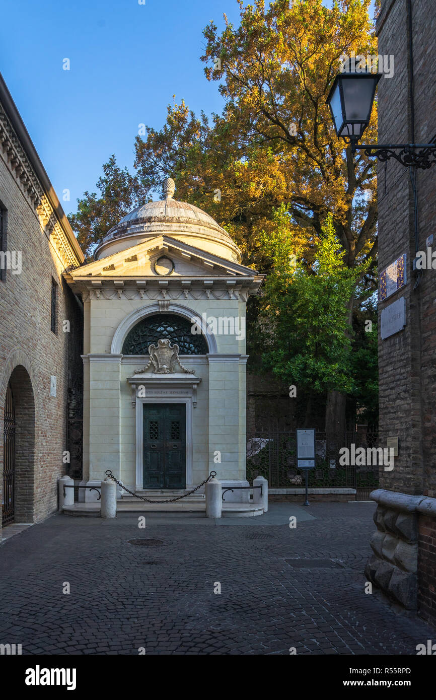 Tombe du poète italien Dante Alighieri, Ravenne, Émilie-Romagne, Italie Banque D'Images