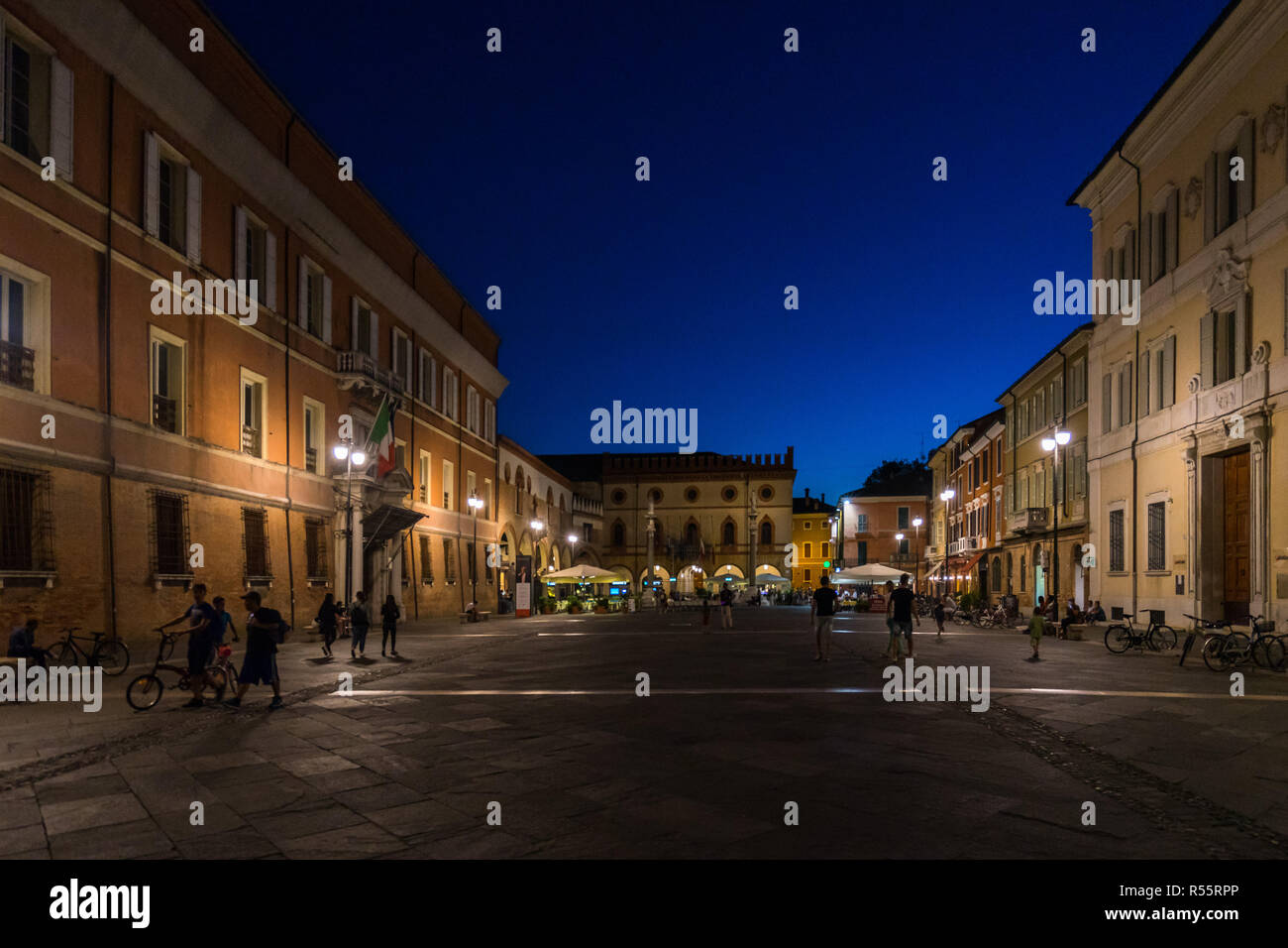 Place principale de Ravenne dans la soirée, Emilie Romagne, Italie Banque D'Images