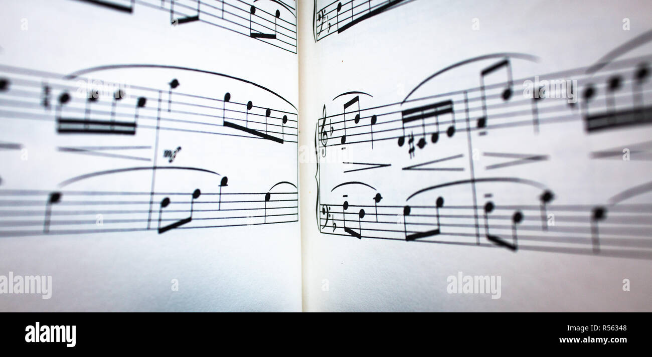 Un gros plan d'un livre de musique classique. Banque D'Images